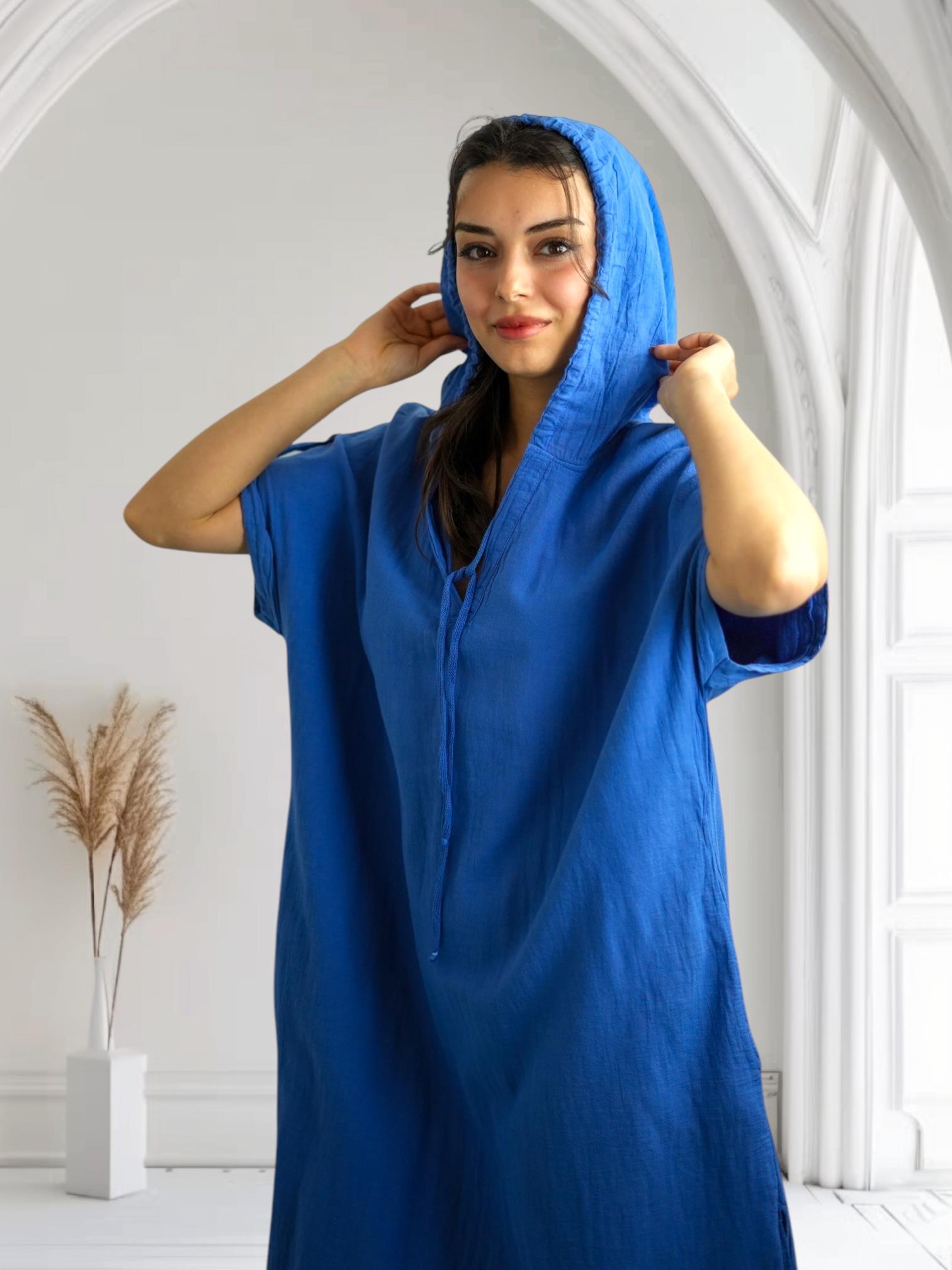 Mavi Kapüşonlu Elbise