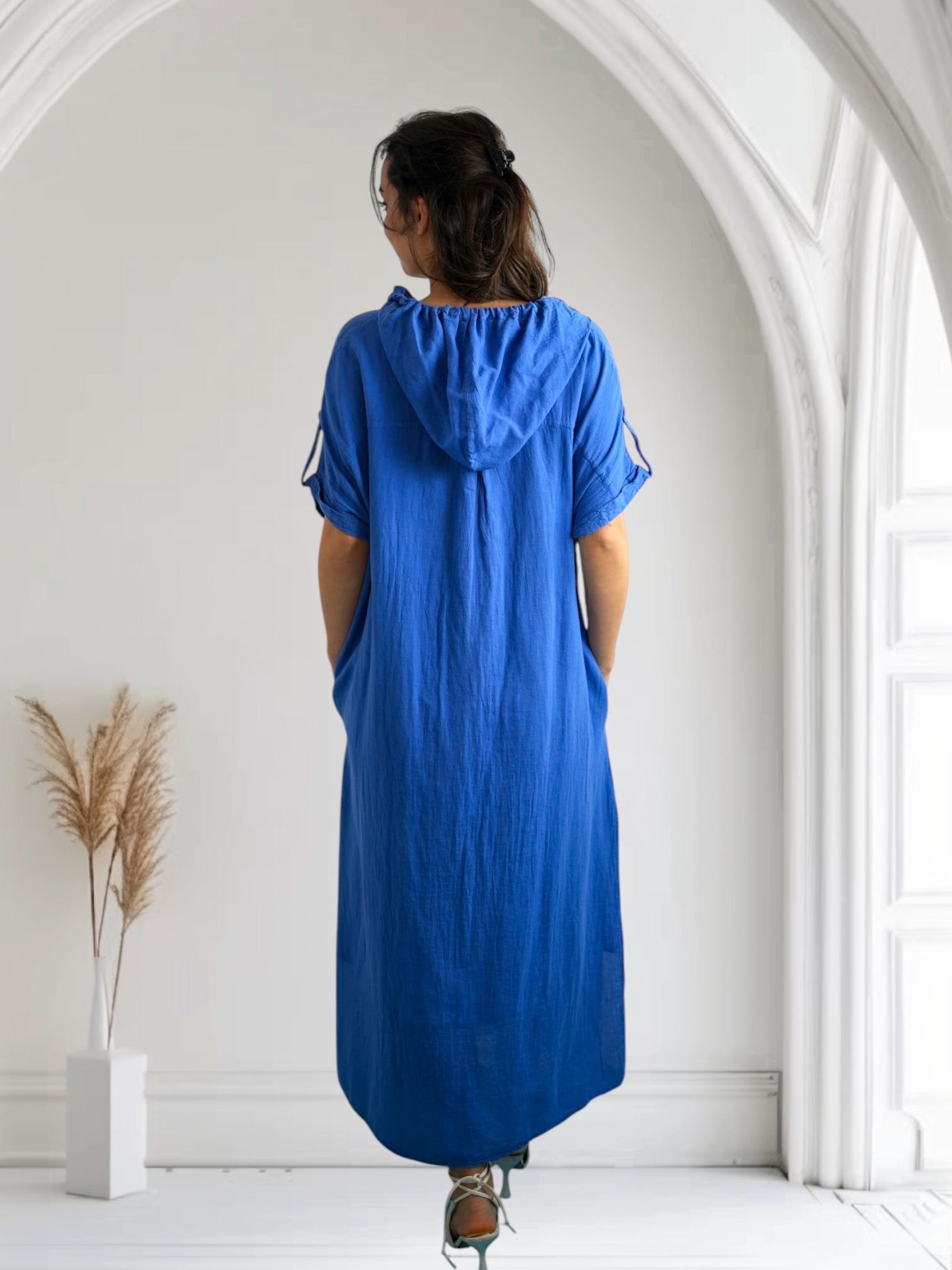 Mavi Kapüşonlu Elbise