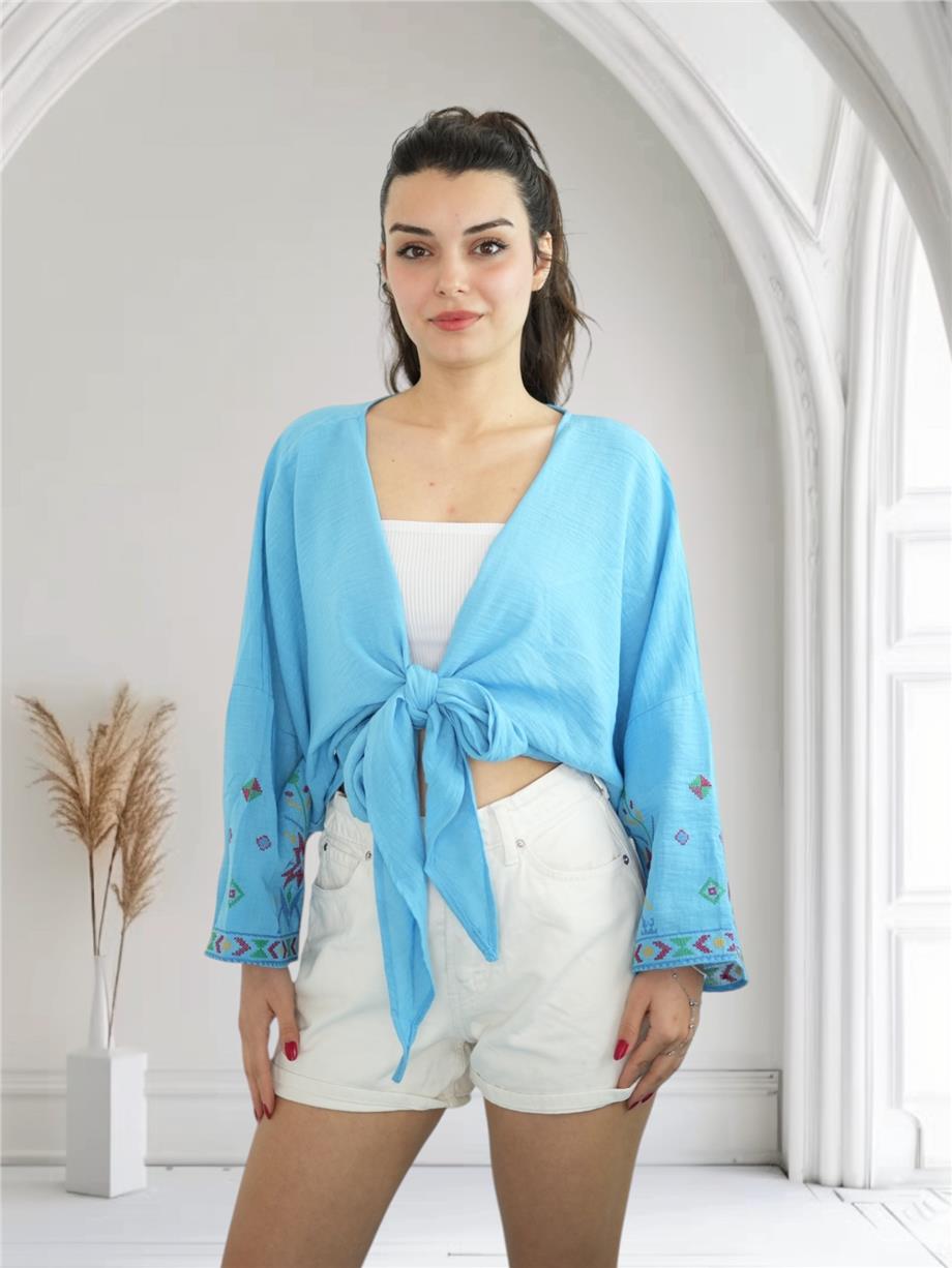 Mavi Nakışlı Bağlamalı Bluz