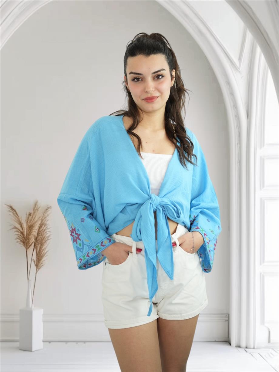 Mavi Nakışlı Bağlamalı Bluz