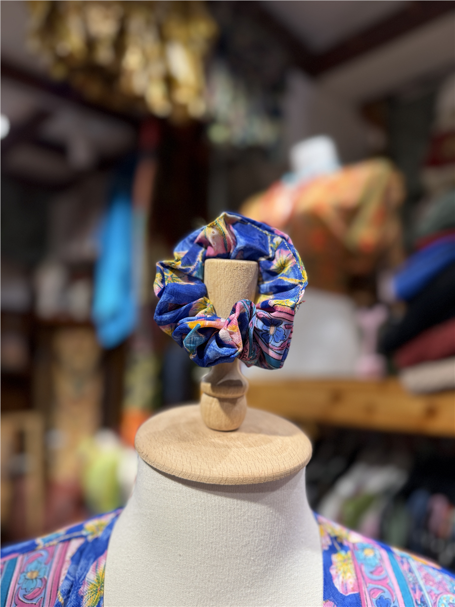 Mavi Renk Cep Detaylı İpek Pantolon Crop Kimono Üçlü Takım