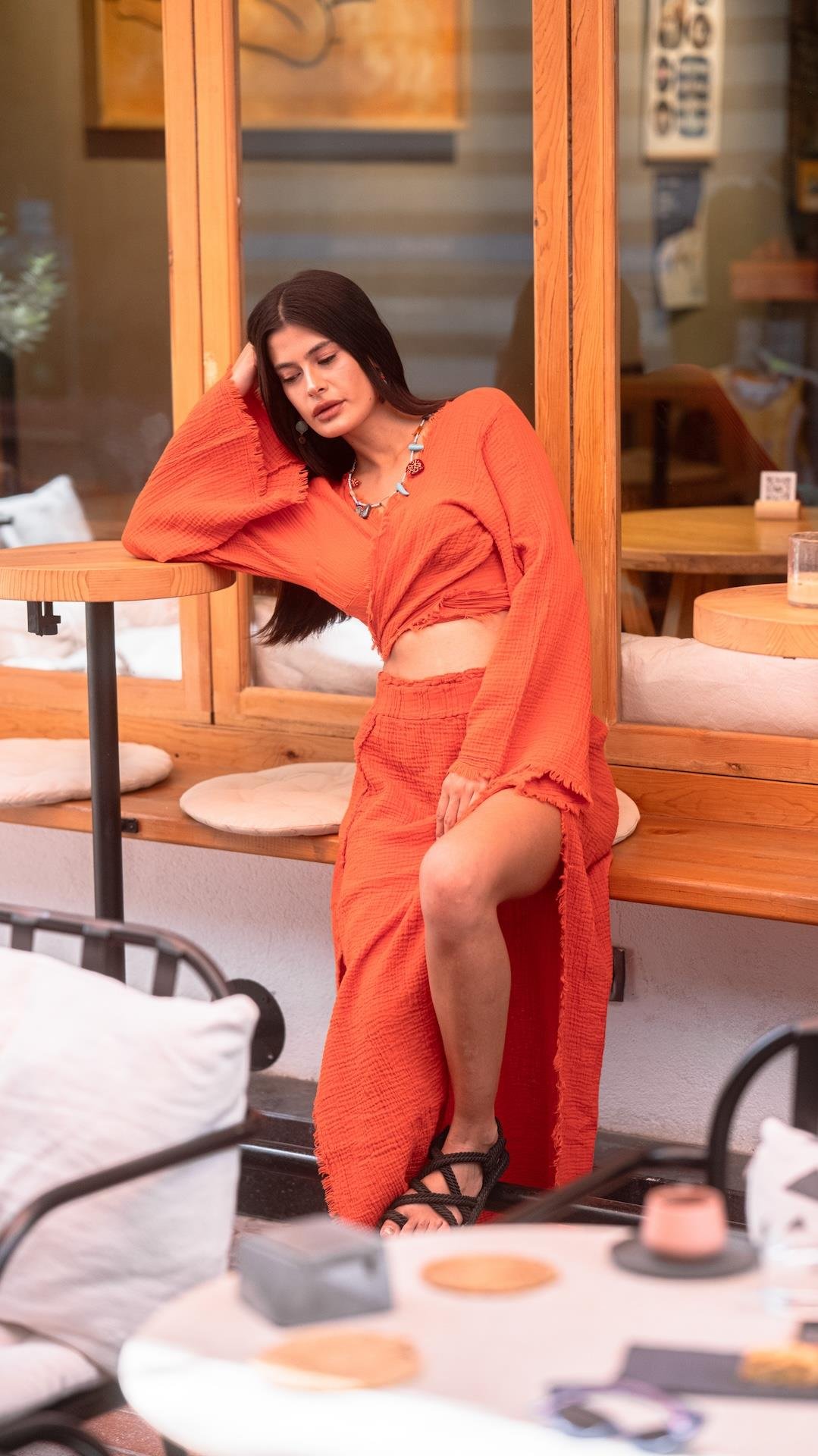 Müslin Yırtmaçlı Etek ve Bluz Takım