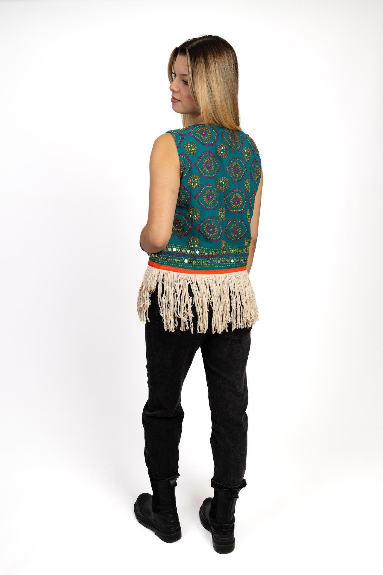 Özel Tasarım İşlemeli Pullu Bohem Yelek 