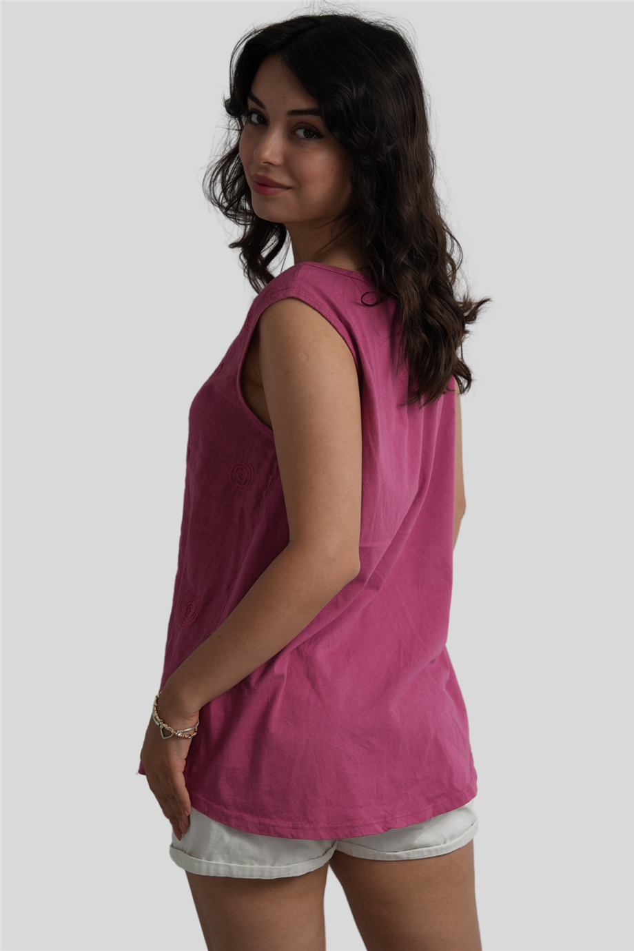 Pembe Nakış Detaylı Kalın Askılı Keten Bluz