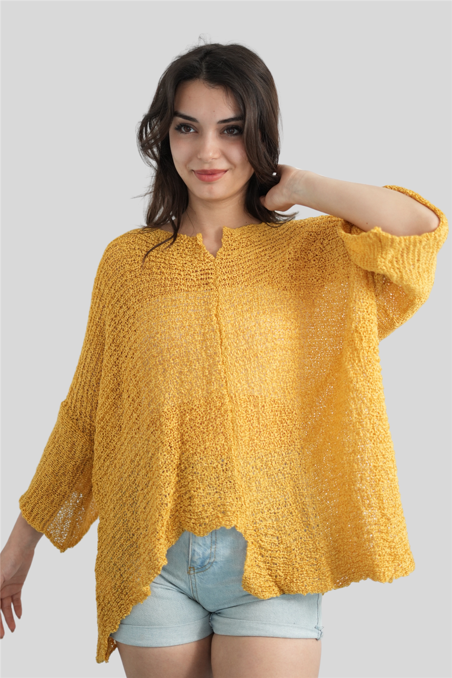 Sarı Yakası Kesik Detay Merserize Bluz