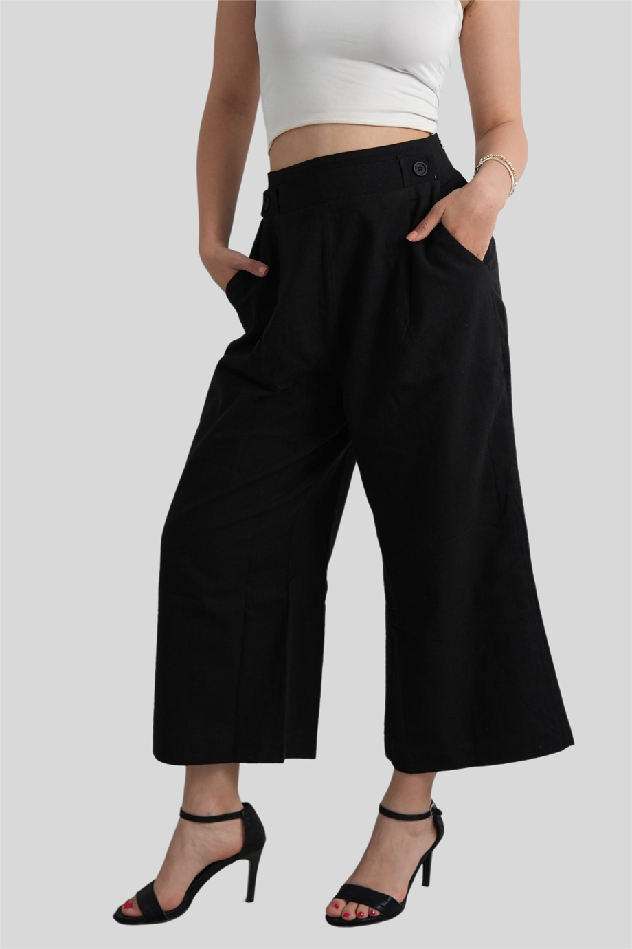 Siyah Düğme Detaylı Pantolon