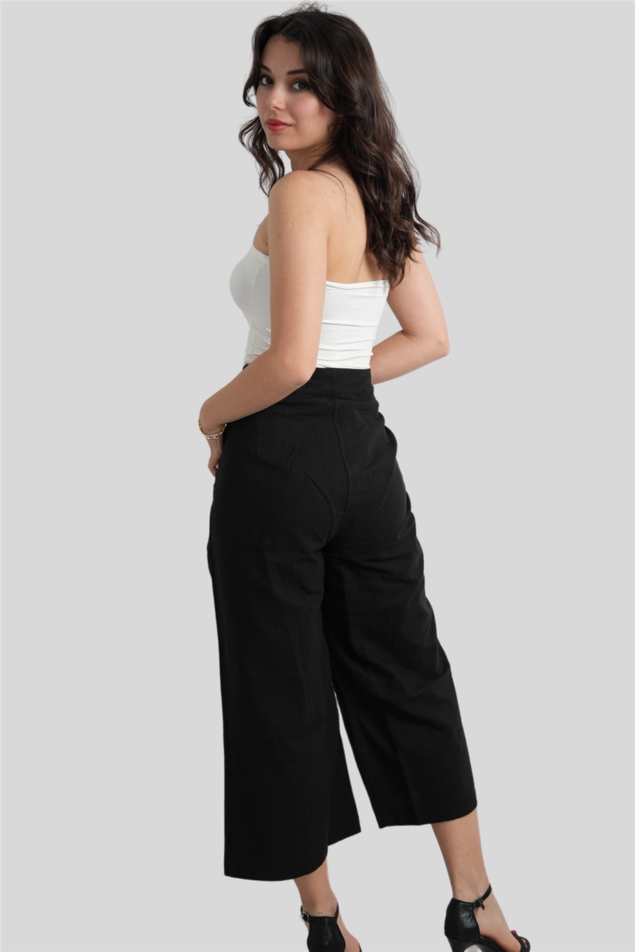 Siyah Düğme Detaylı Pantolon