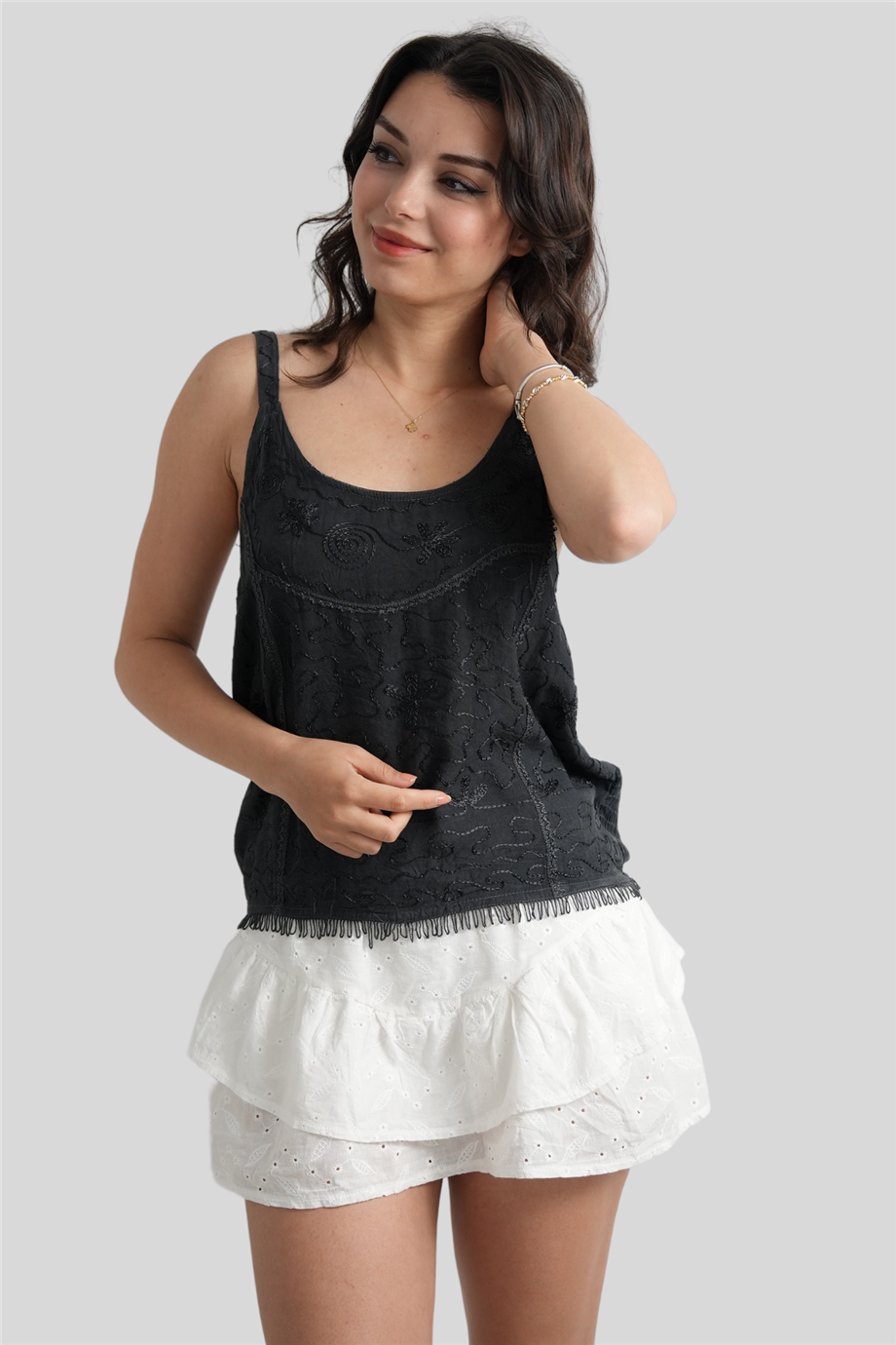 Siyah Hint Nakışlı Bohem Askılı Bluz