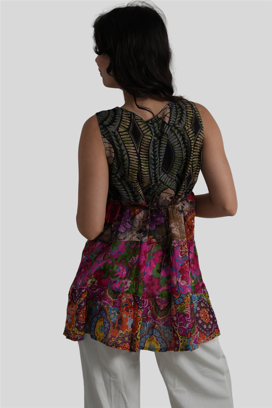 Siyah Kalın Askılı Nakış Detaylı Yarım Düğmeli Bohem Bluz