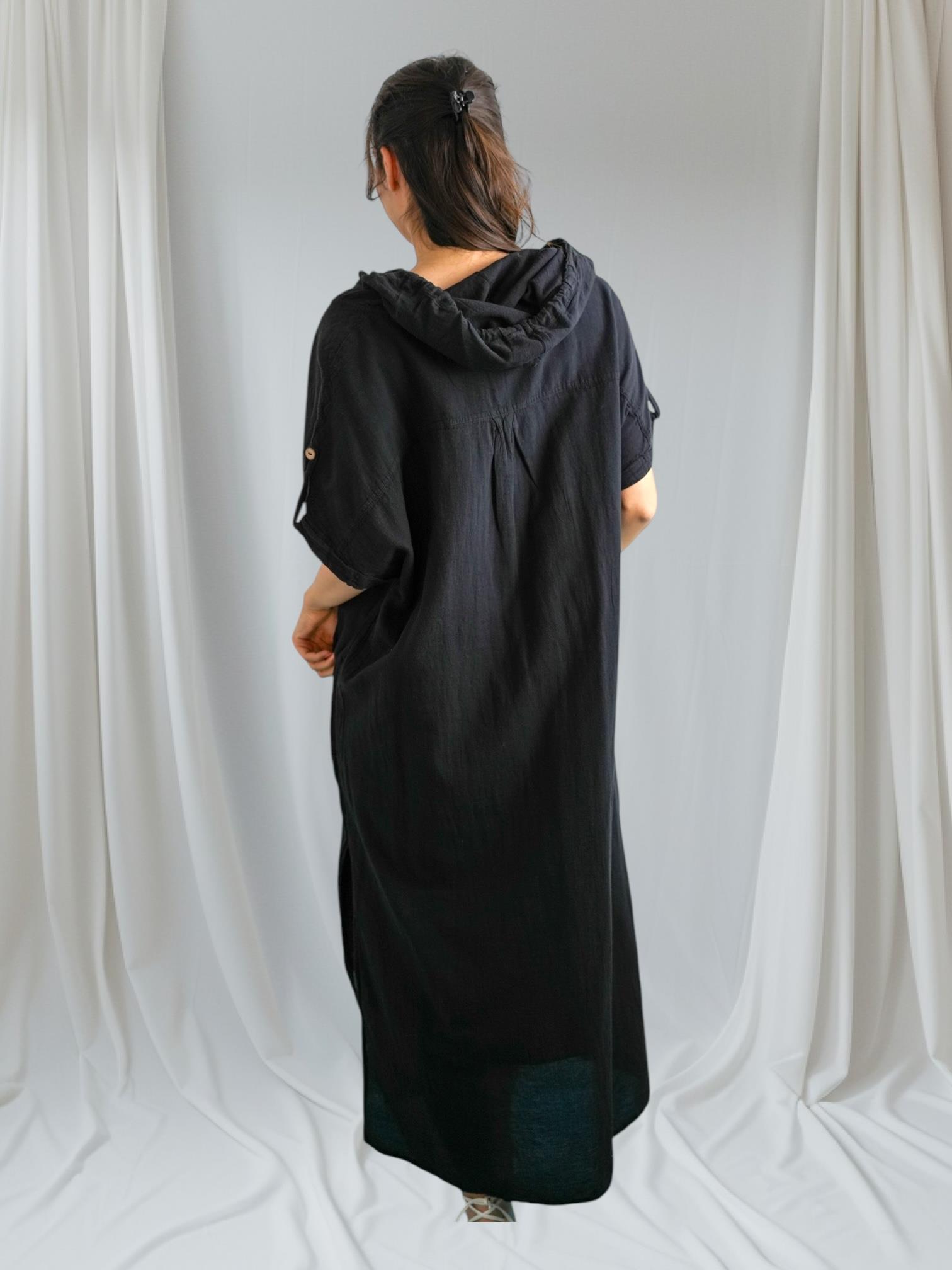 Siyah Kapüşonlu Elbise
