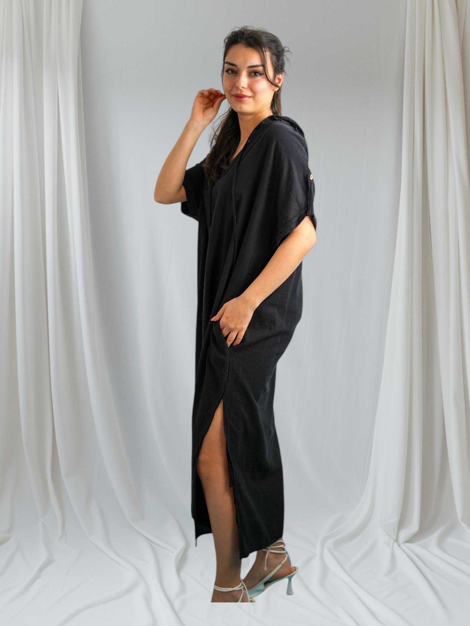 Siyah Kapüşonlu Elbise