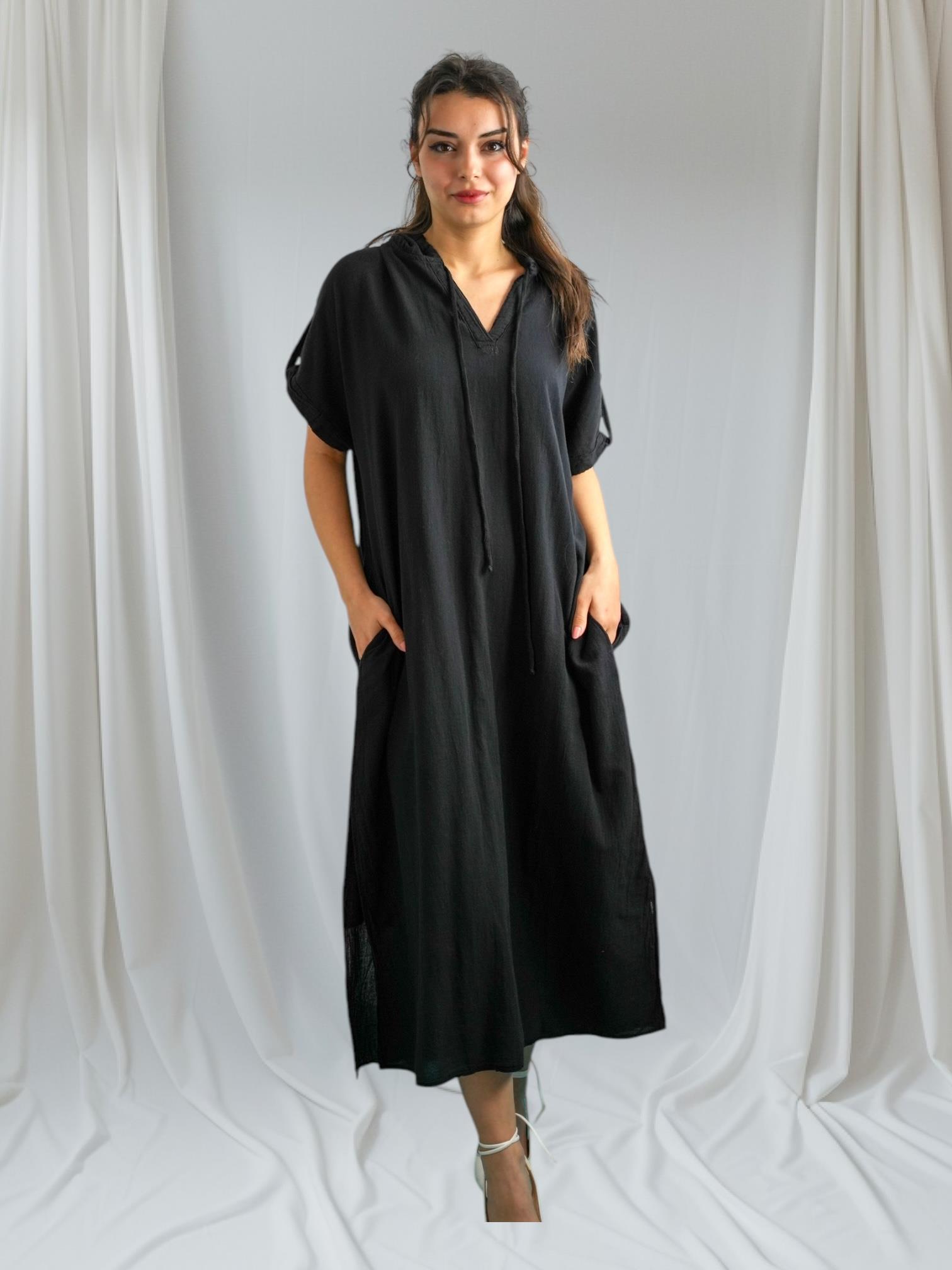 Siyah Kapüşonlu Elbise