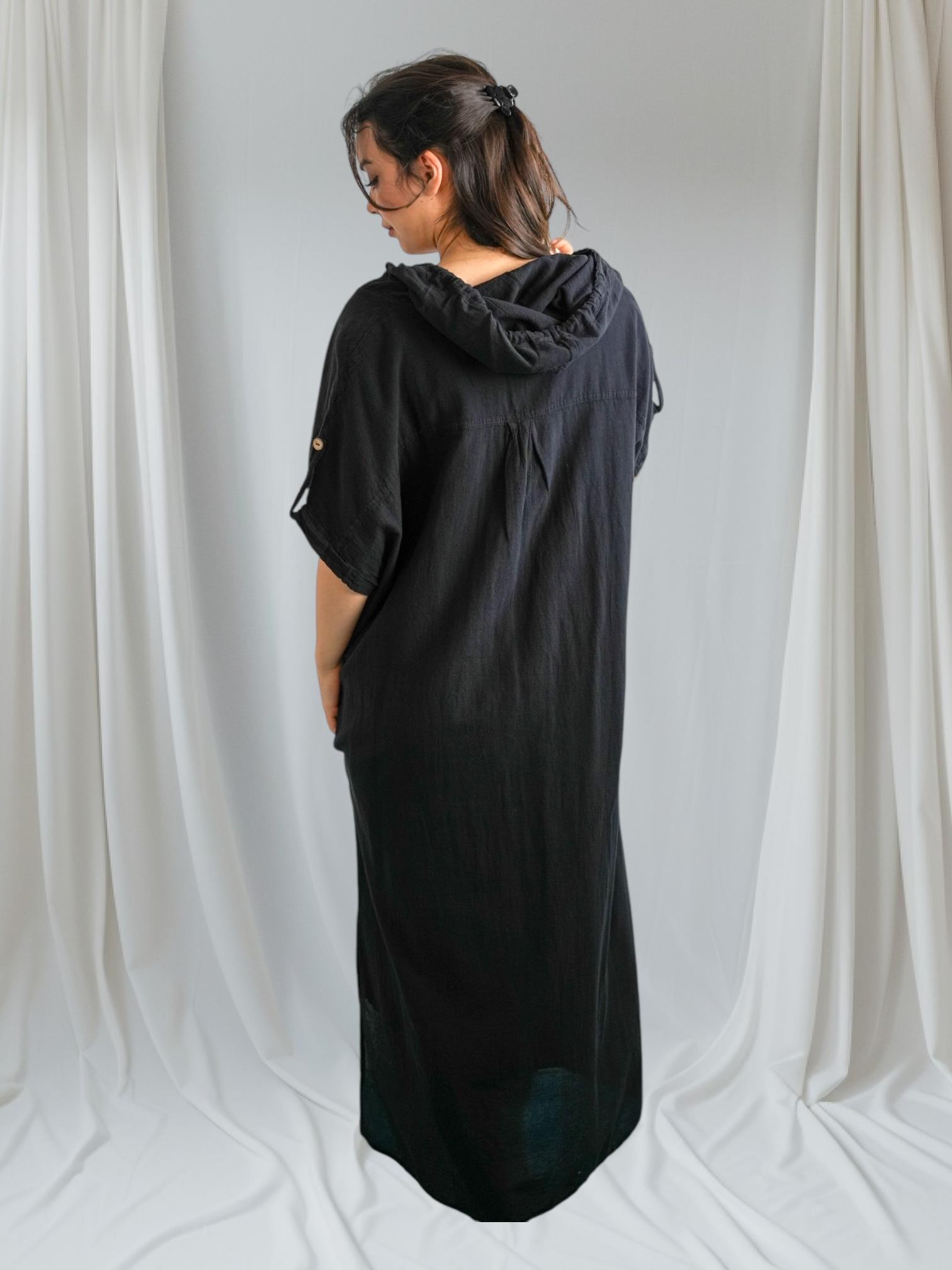 Siyah Kapüşonlu Elbise