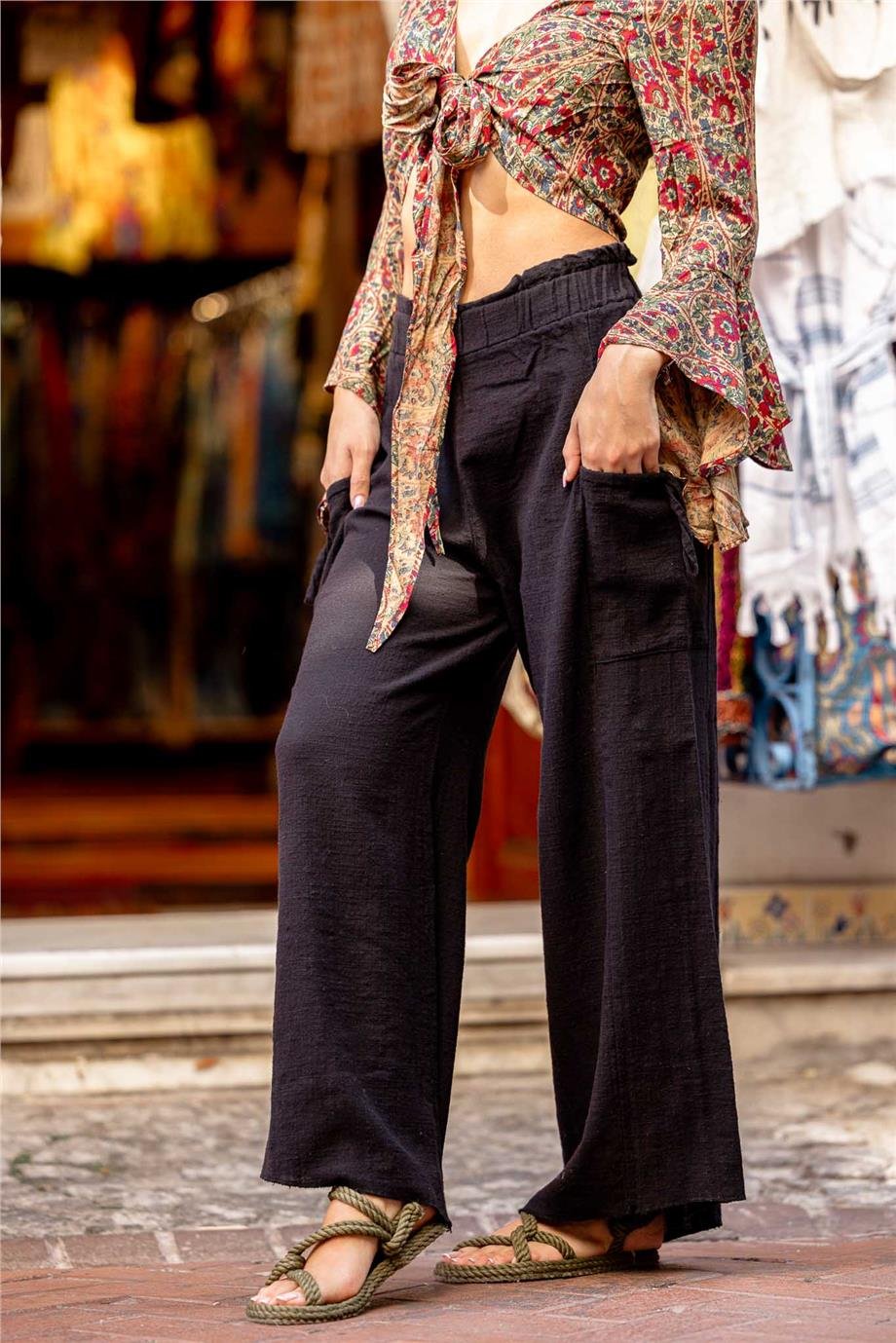 Siyah Renk Cep Detaylı Salaş Pantolon