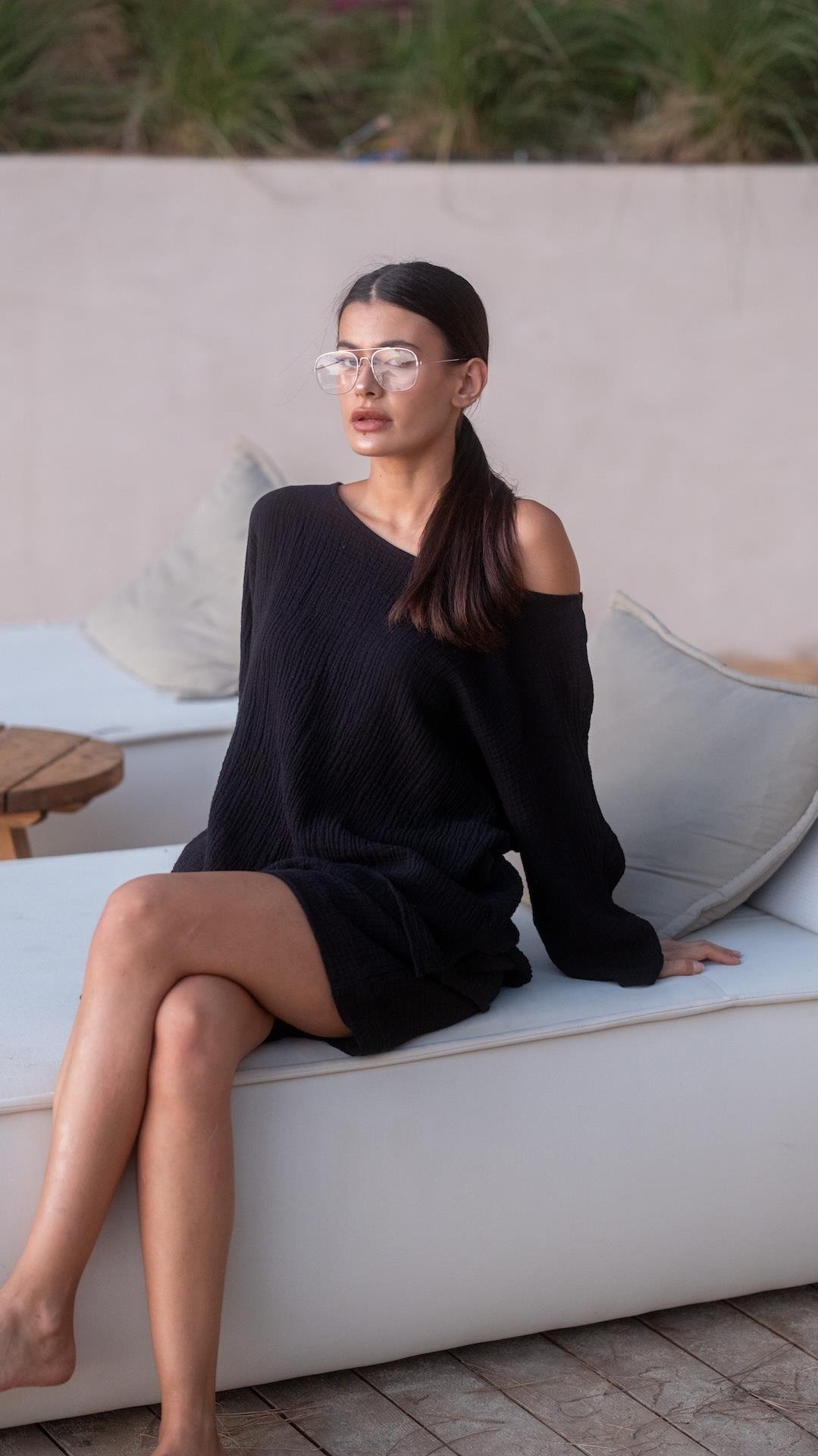 Siyah Renk Karya Müslin Bluz