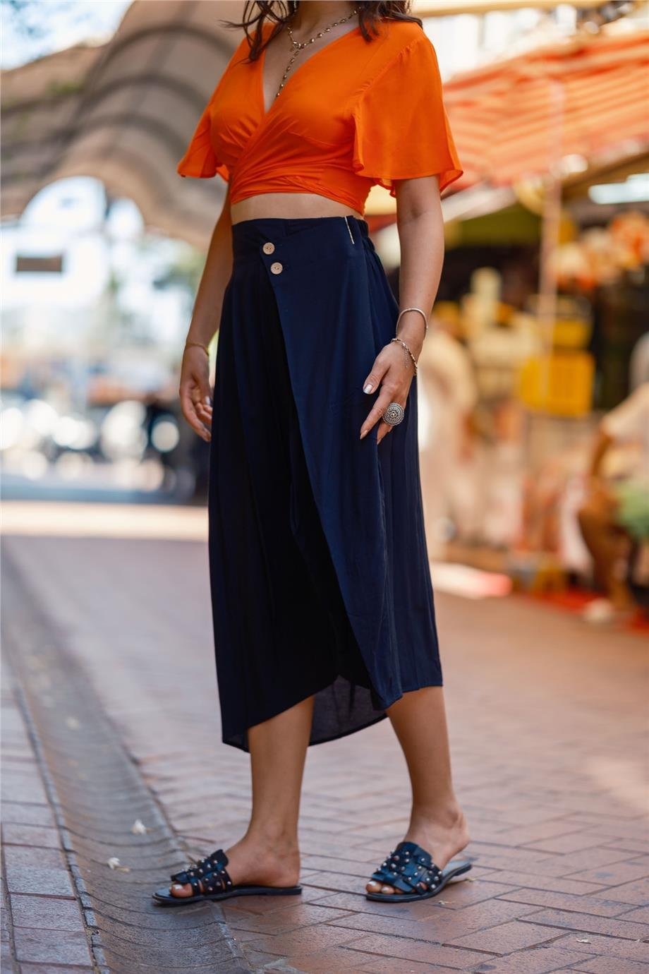 Siyah Renk Rahat Kesim Geniş Pileli Anvelop Midi Etek