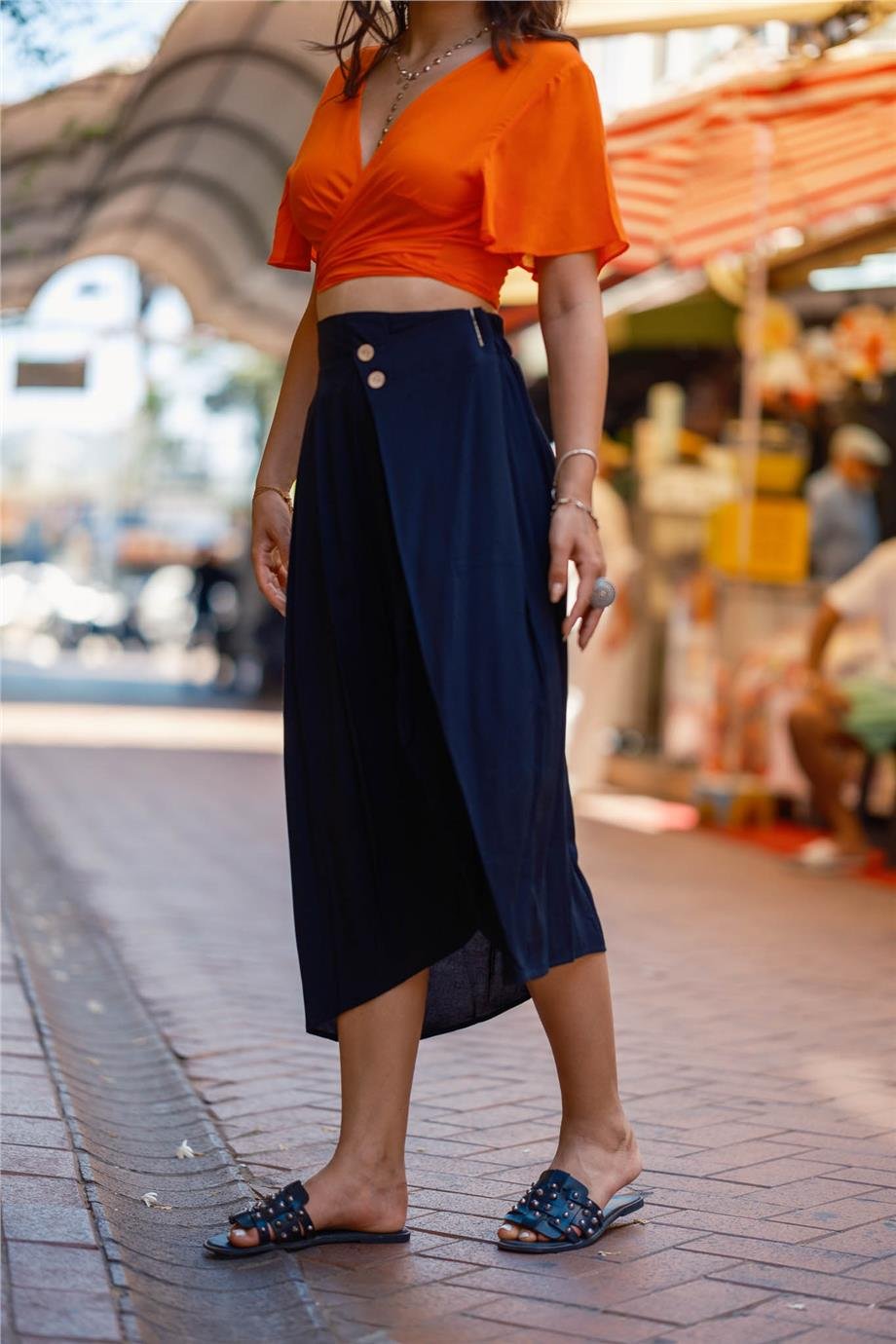 Siyah Renk Rahat Kesim Geniş Pileli Anvelop Midi Etek