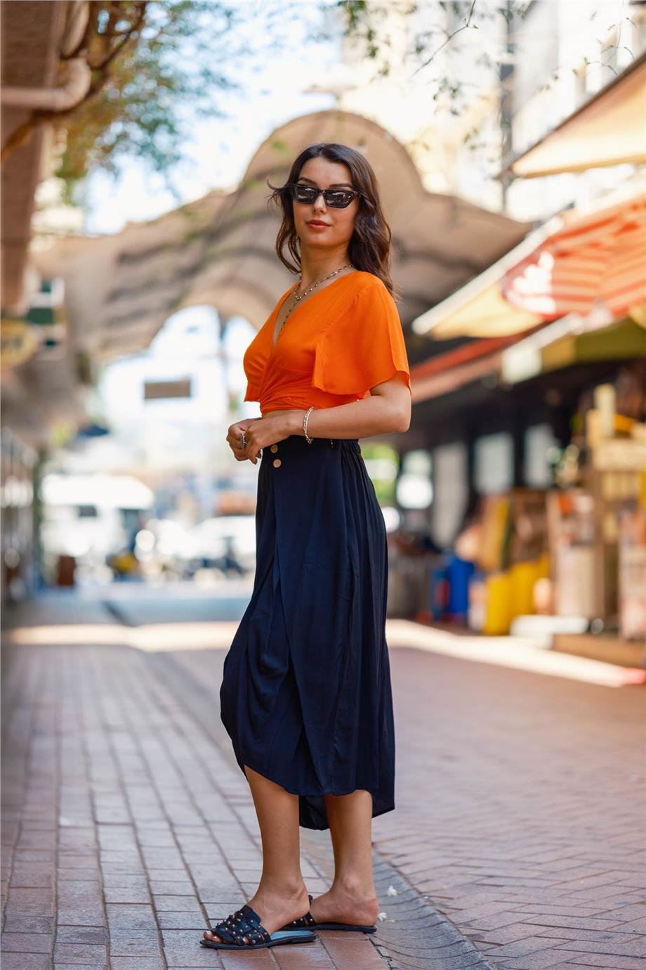 Siyah Renk Rahat Kesim Geniş Pileli Anvelop Midi Etek