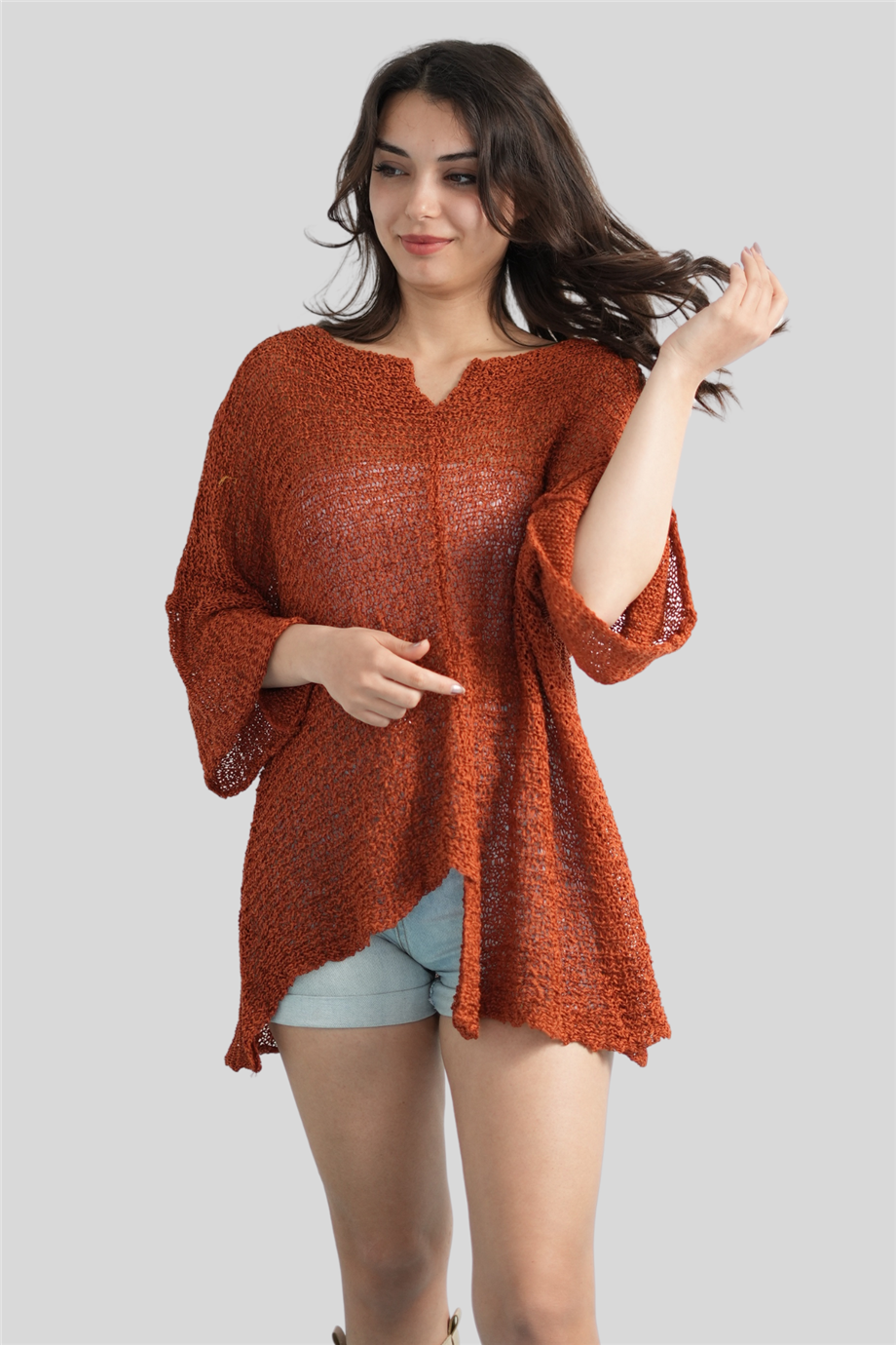 Tarçın Yakası Kesik Detay Merserize Bluz