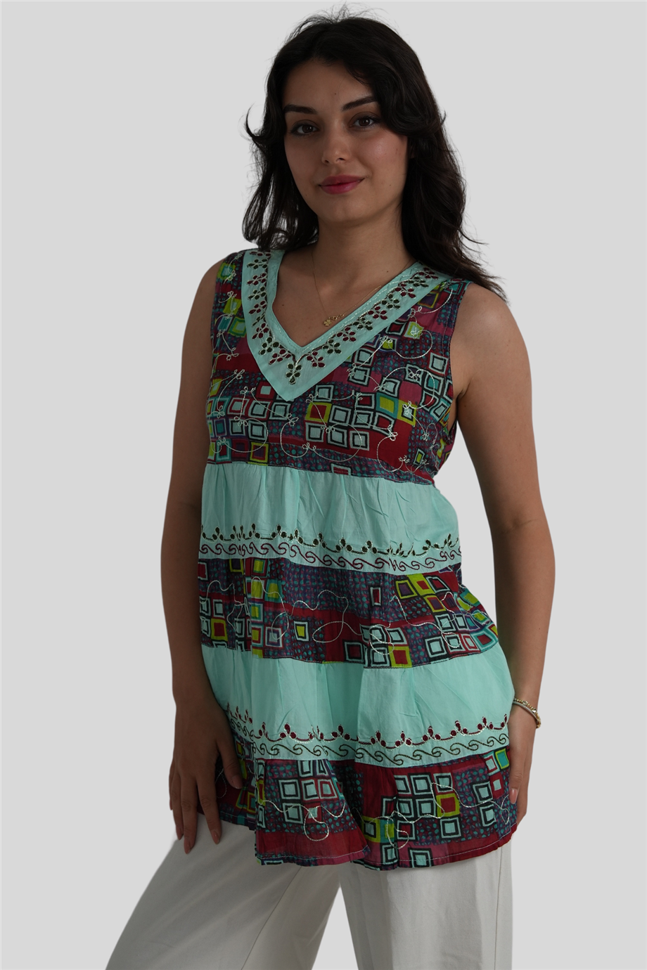 Turkuaz Kalın Askılı Nakış Detaylı Yarım Düğmeli Bohem Bluz