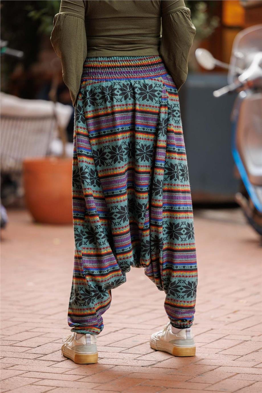 Turkuaz Renk Gipe Bel Detaylı Kışlık Kilim Desenli Şalvar