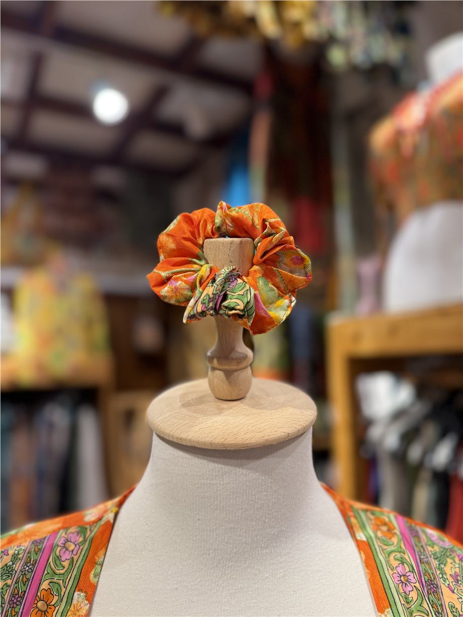 Turuncu Renk Cep Detaylı İpek Pantolon Crop Kimono Üçlü Takım