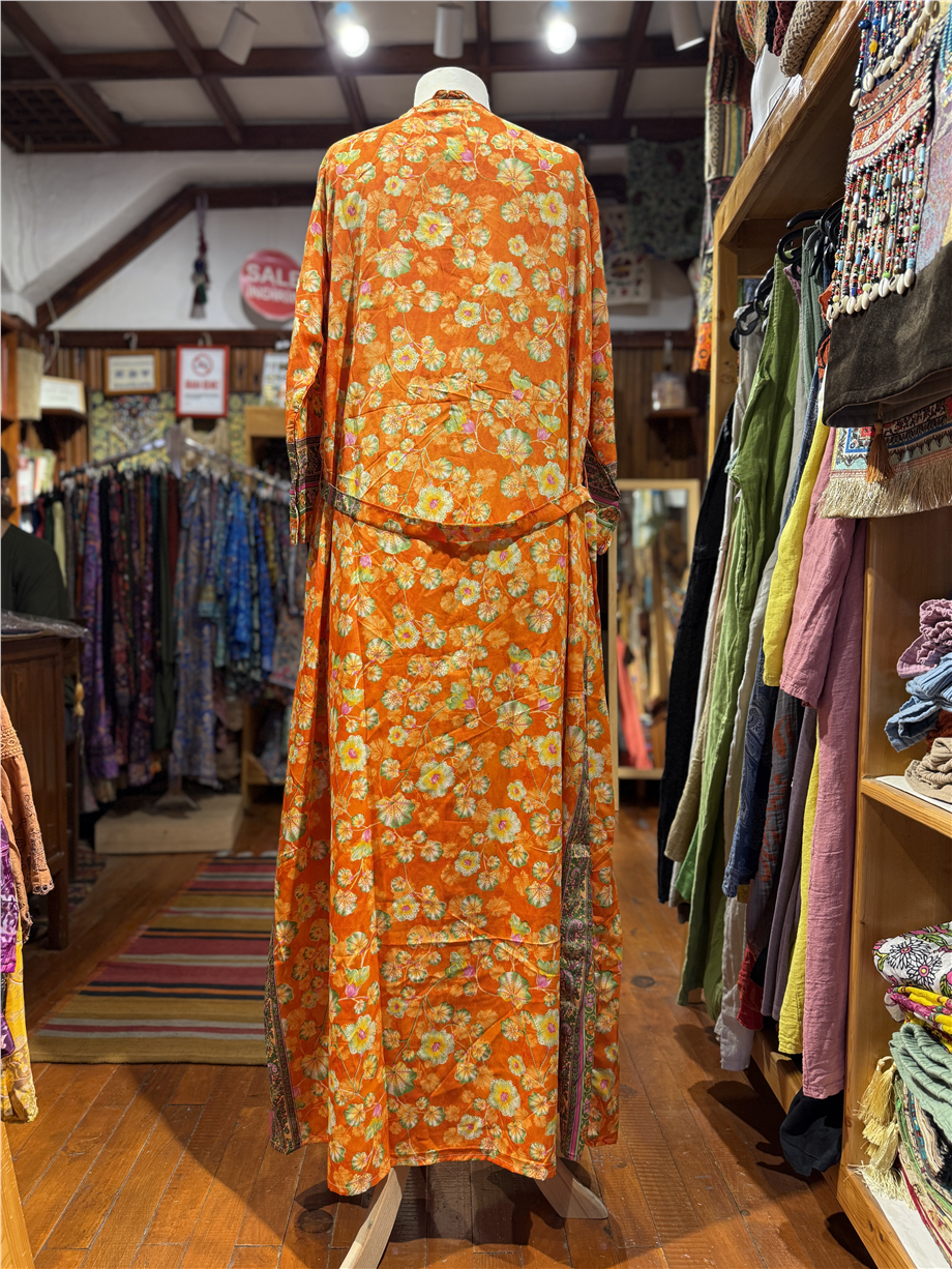 Turuncu Renk Cep Detaylı İpek Pantolon Crop Kimono Üçlü Takım