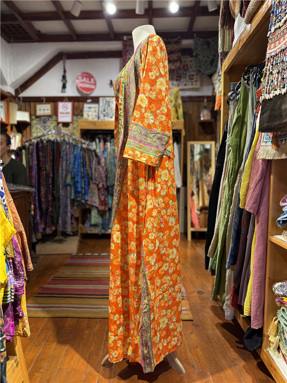 Turuncu Renk Cep Detaylı İpek Pantolon Crop Kimono Üçlü Takım