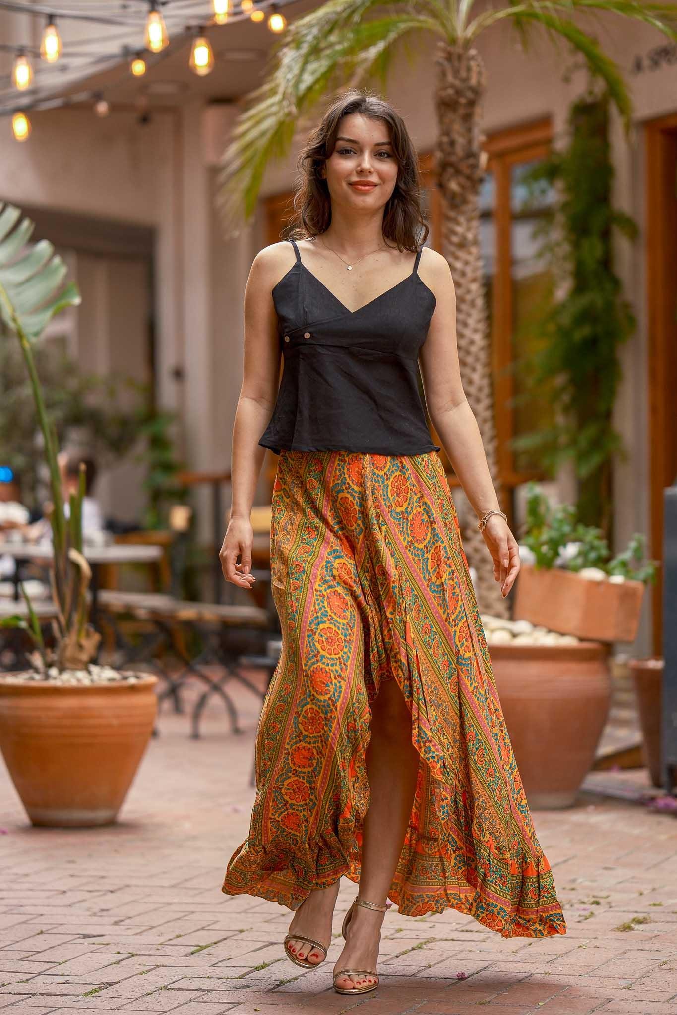 Turuncu Renk Derin Ön Yırtmaçlı Fırfırlı Uzun Şort Etek