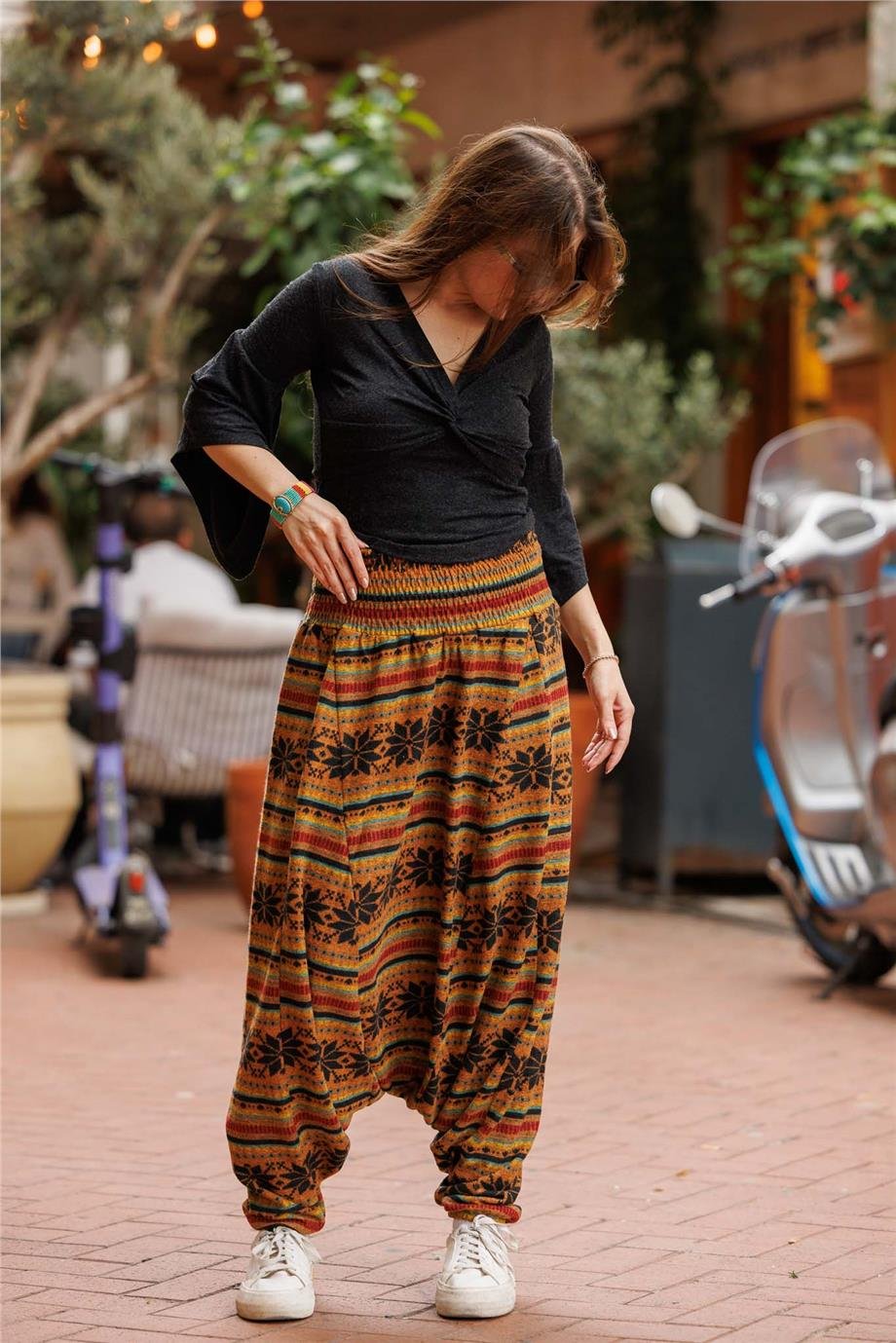 Turuncu Renk Gipe Bel Detaylı Kışlık Kilim Desenli Şalvar