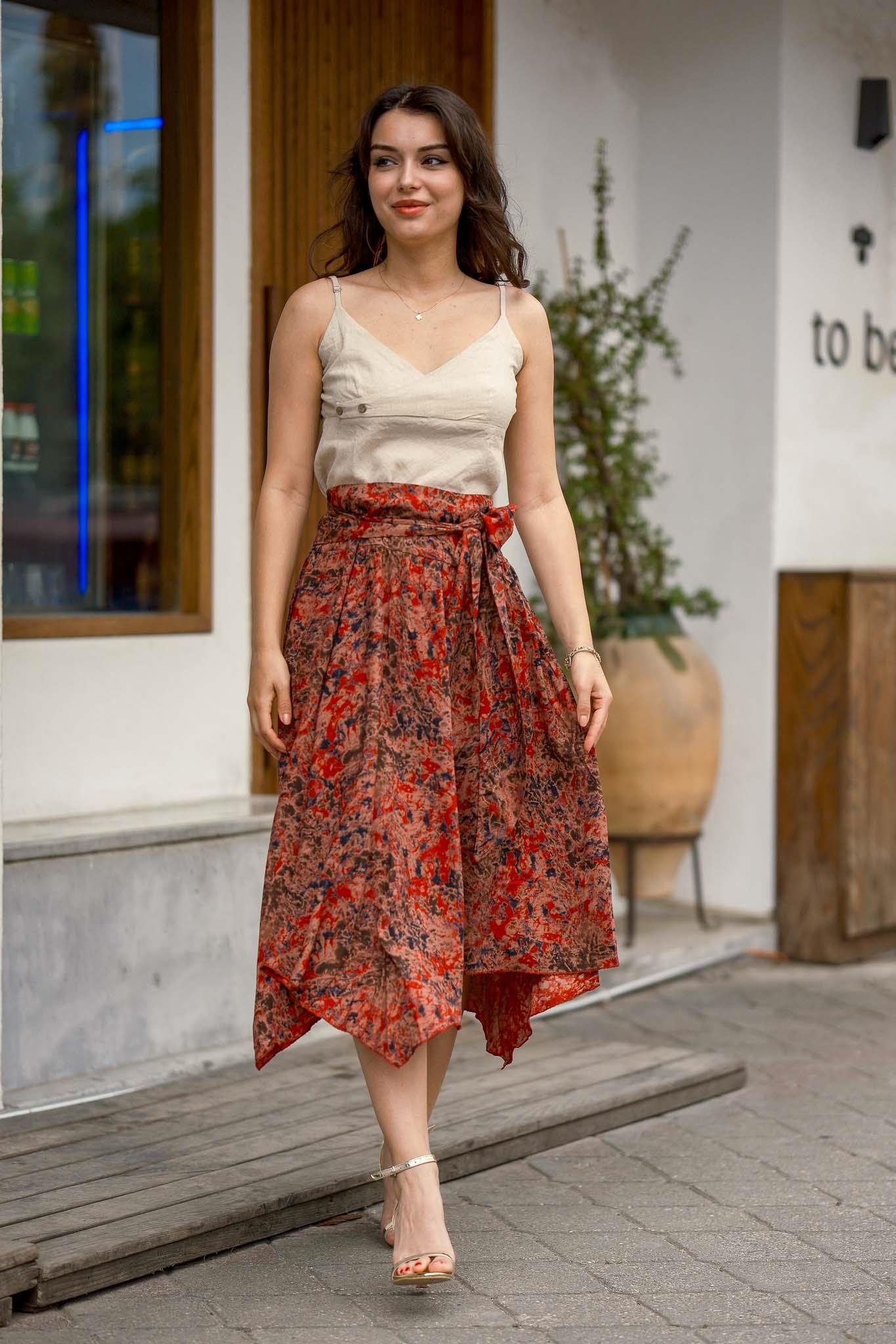 V Yaka İnce Askılı Krem Bluz