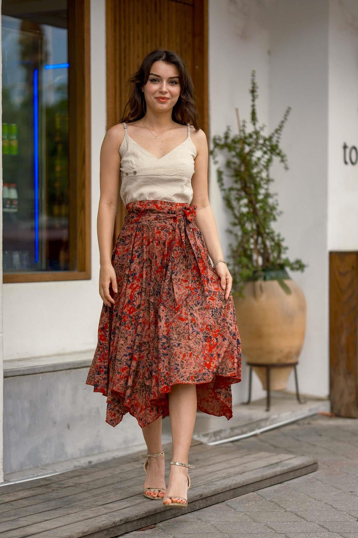 V Yaka İnce Askılı Krem Bluz