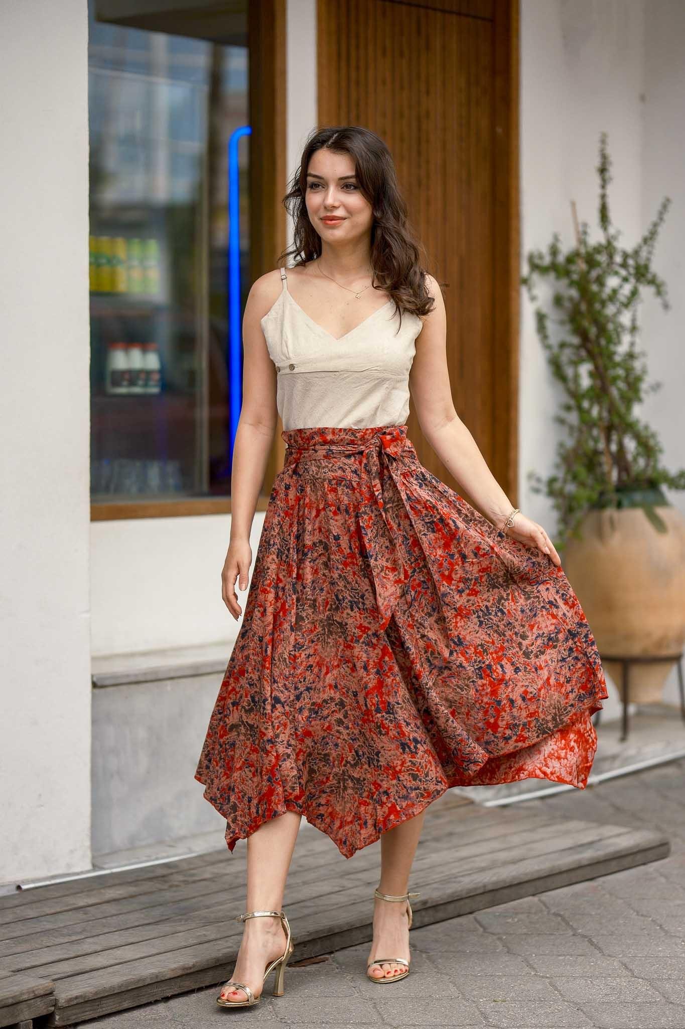 V Yaka İnce Askılı Krem Bluz