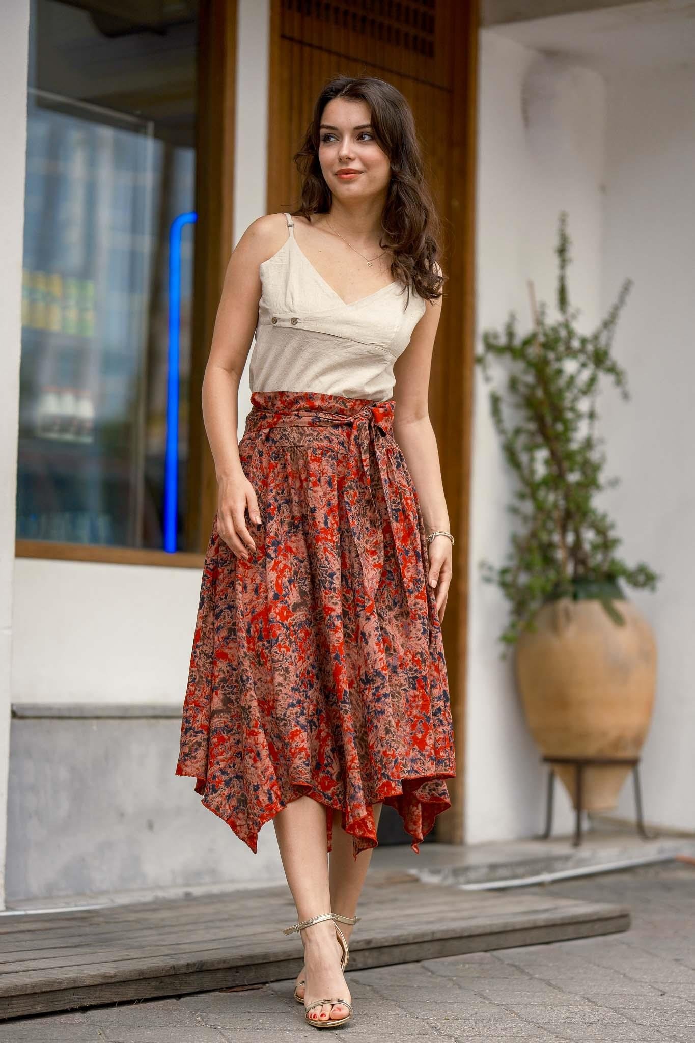 V Yaka İnce Askılı Krem Bluz