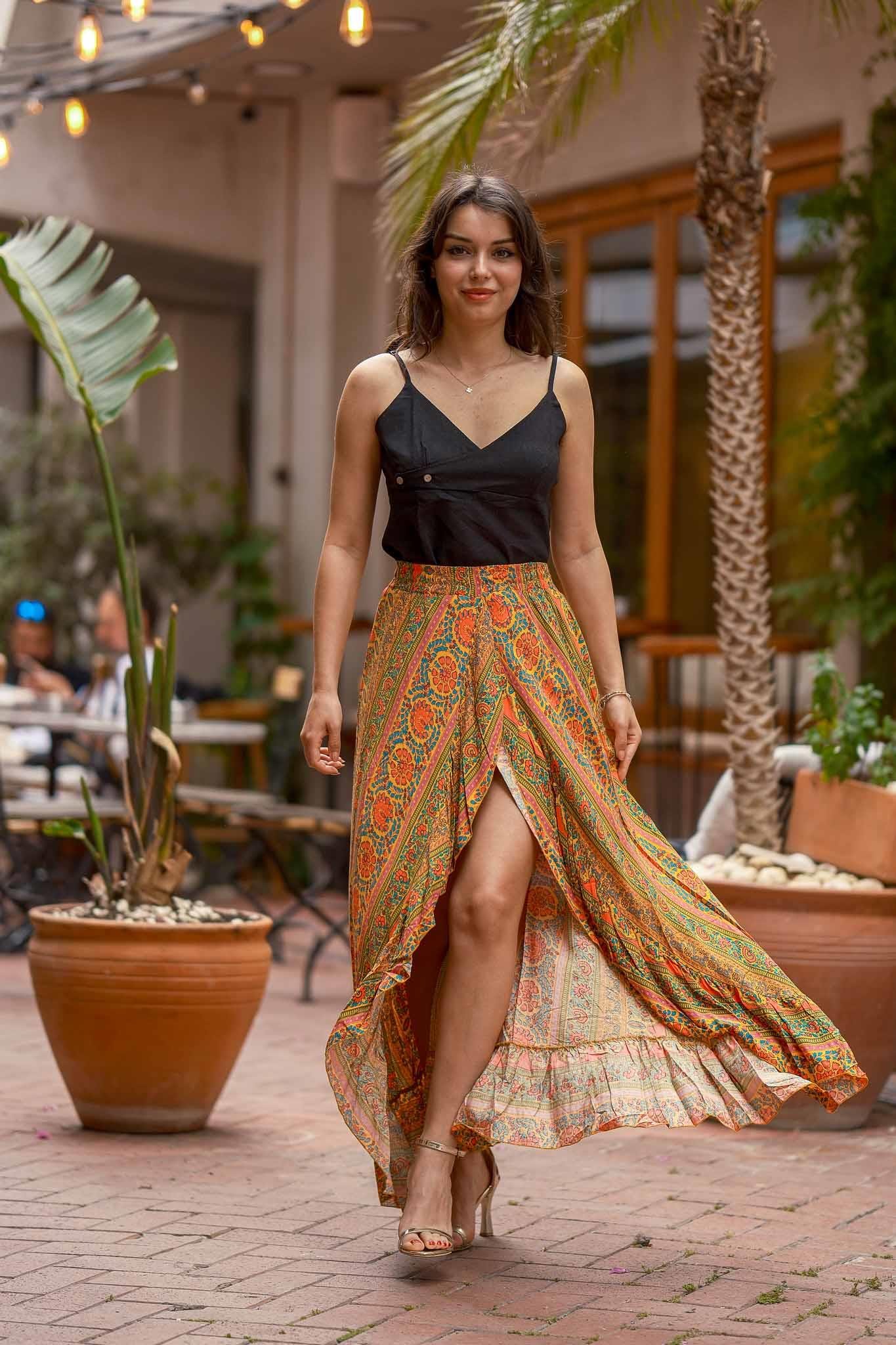 V Yaka İnce Askılı Siyah Bluz