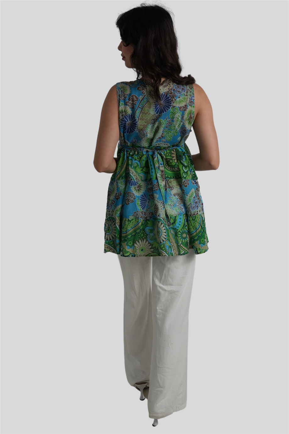 Yeşil Kalın Askılı Nakış Detaylı Yarım Düğmeli Bohem Bluz