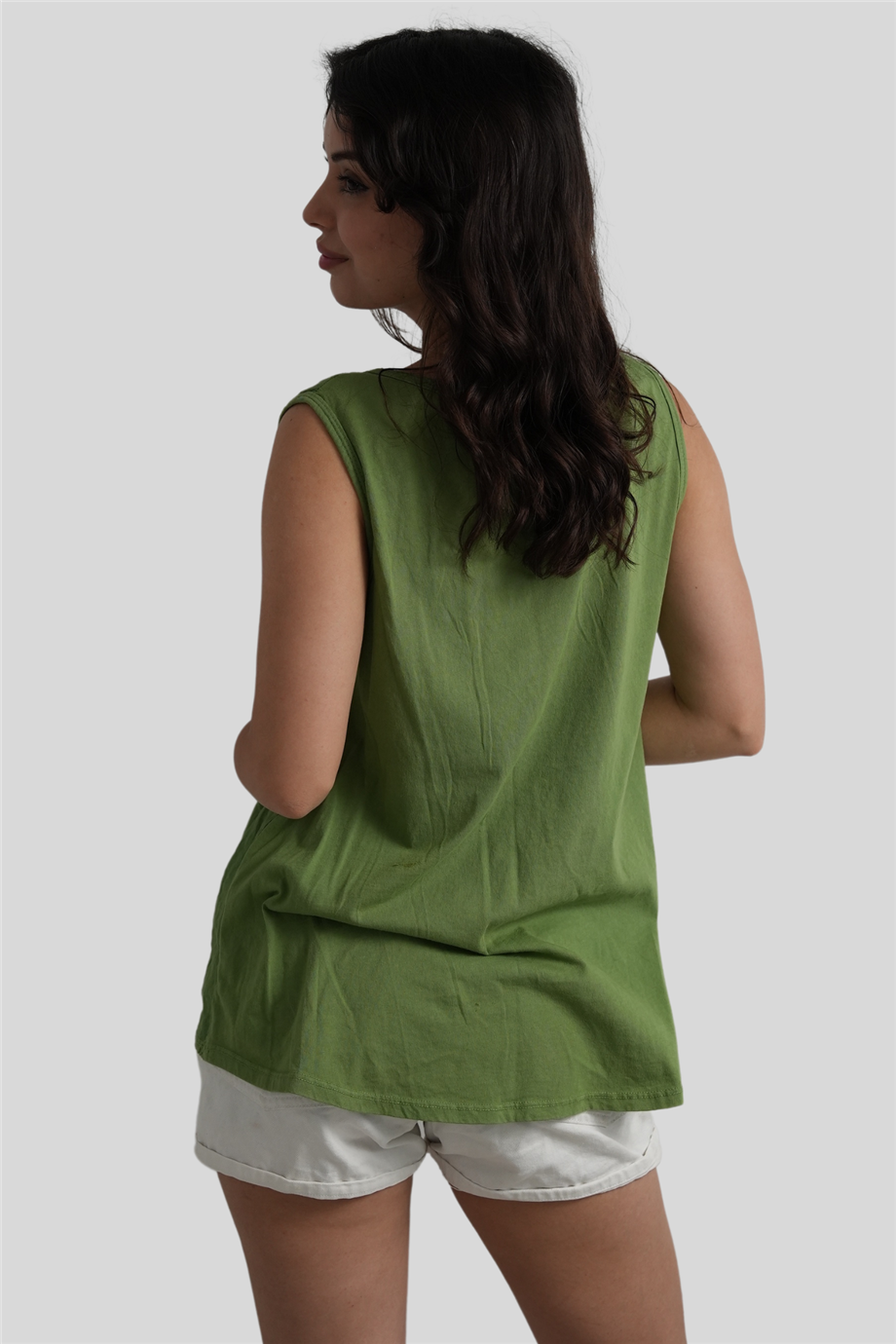 Yeşil Nakış Detaylı Kalın Askılı Keten Bluz