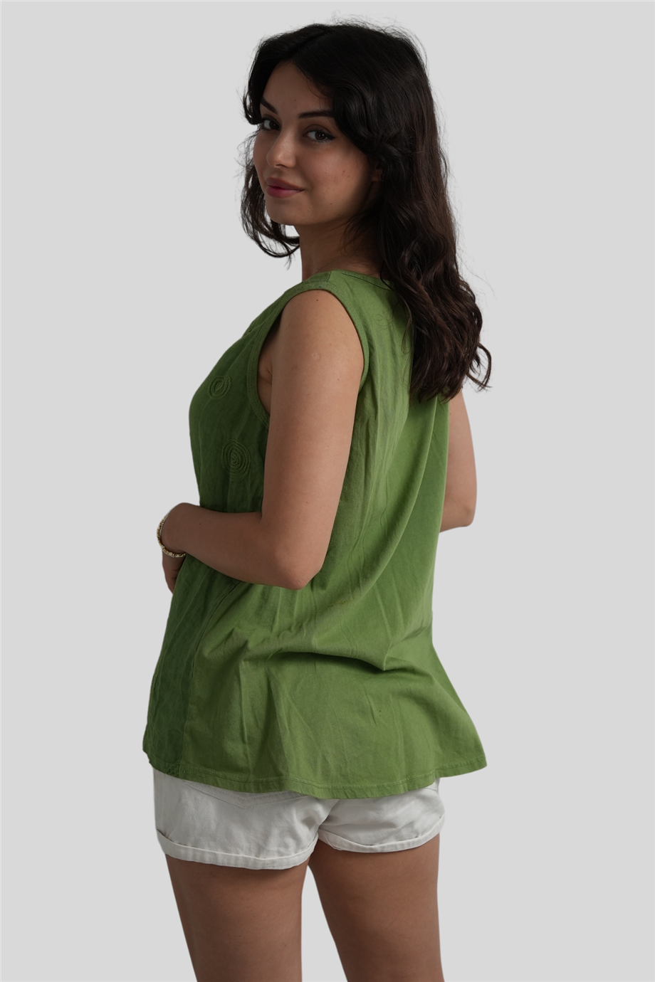 Yeşil Nakış Detaylı Kalın Askılı Keten Bluz