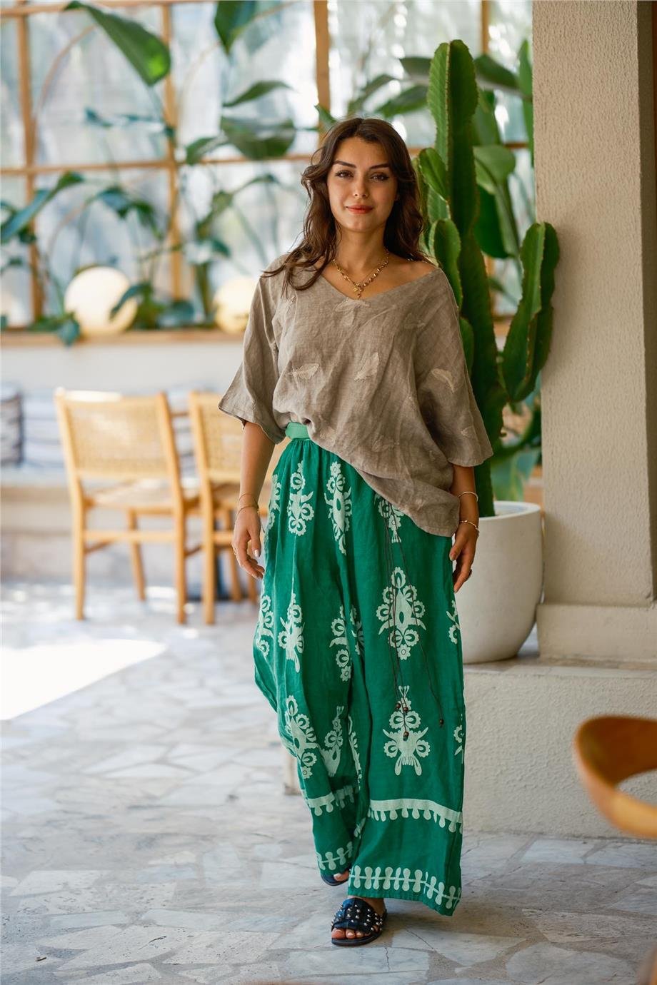 Yeşil Renk Çiçek Desenli Kemer Detaylı Keten Pantolon