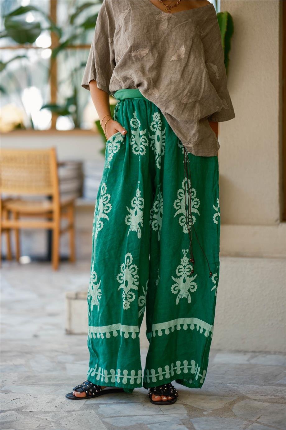 Yeşil Renk Çiçek Desenli Kemer Detaylı Keten Pantolon