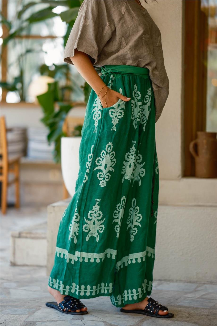 Yeşil Renk Çiçek Desenli Kemer Detaylı Keten Pantolon