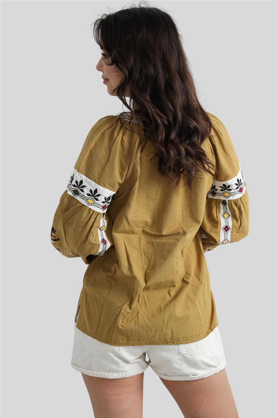 Yeşil V Yaka Çiçek Nakışlı Bluz