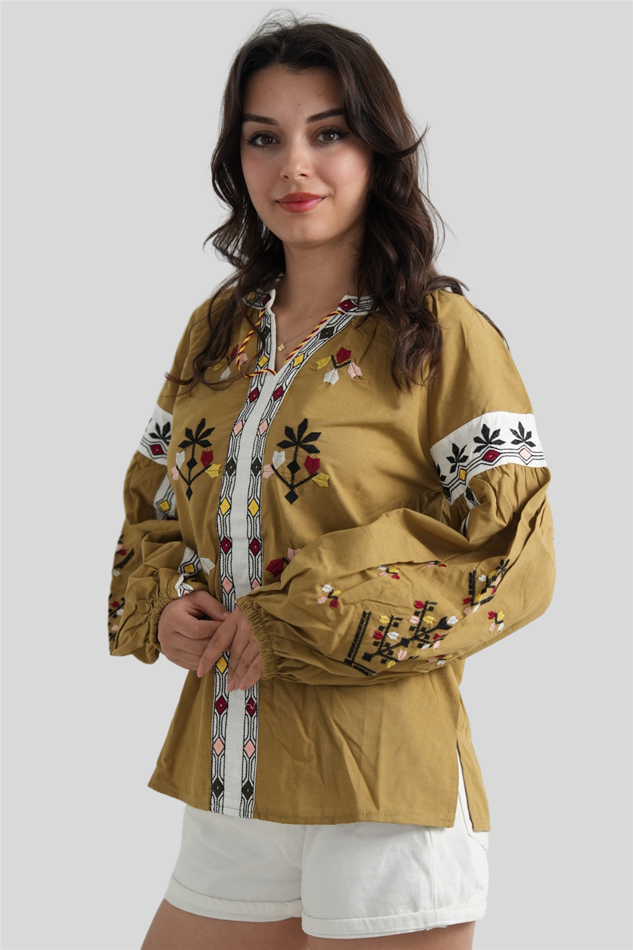 Yeşil V Yaka Çiçek Nakışlı Bluz