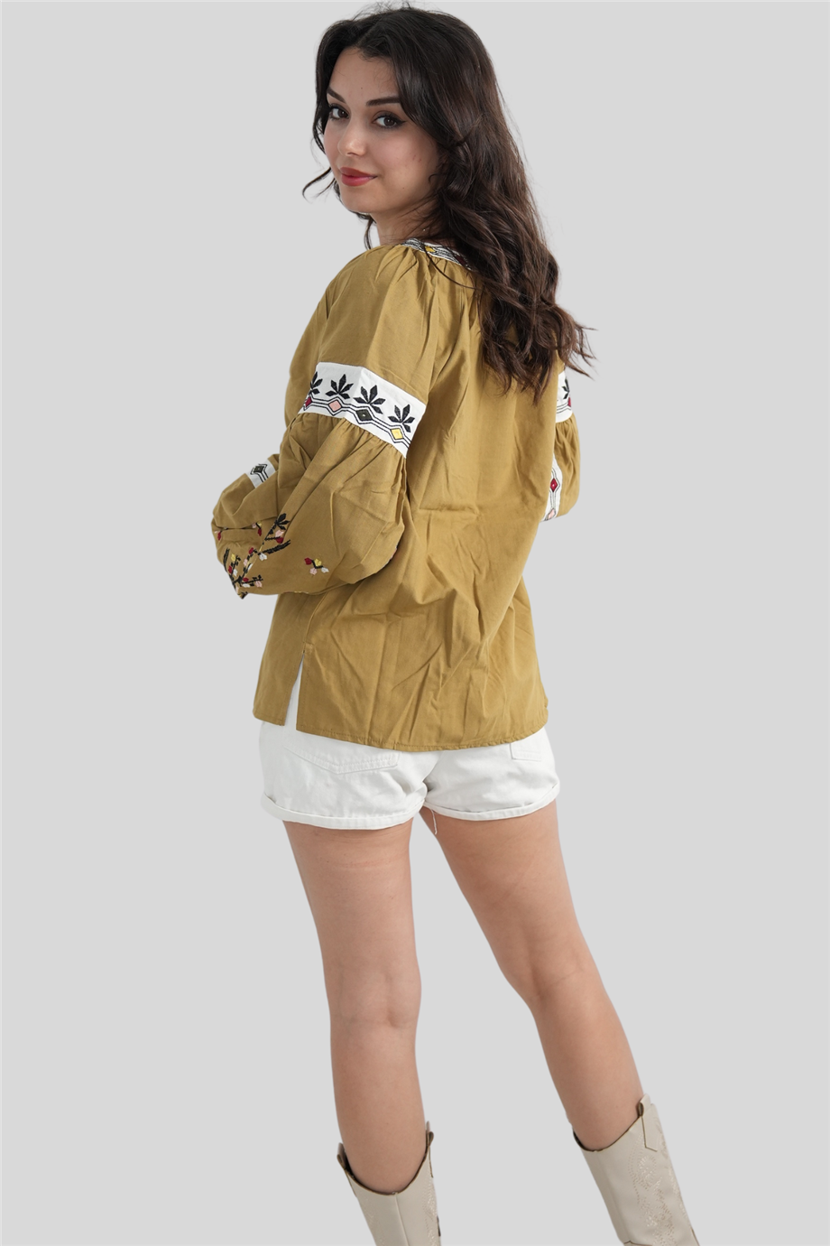 Yeşil V Yaka Çiçek Nakışlı Bluz