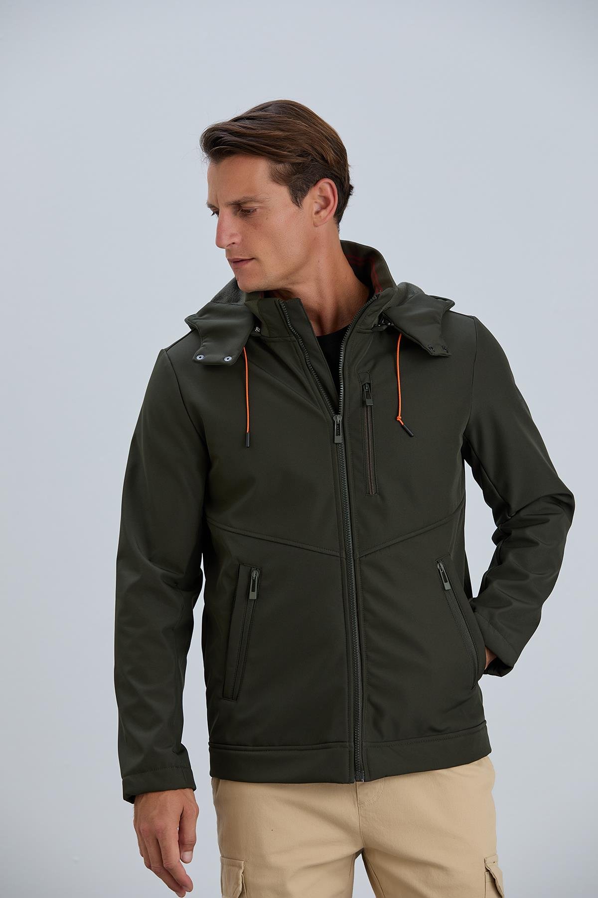 Çıkabilir Kapüşonlu Erkek Softshell Mont