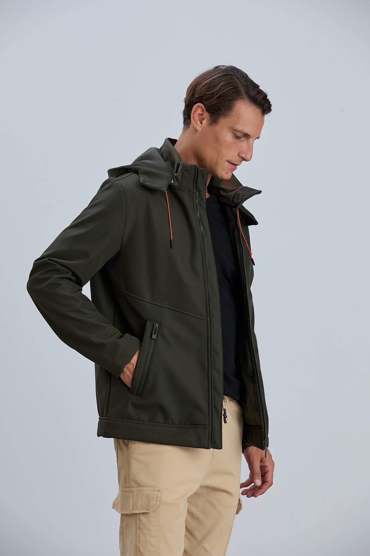 Çıkabilir Kapüşonlu Erkek Softshell Mont