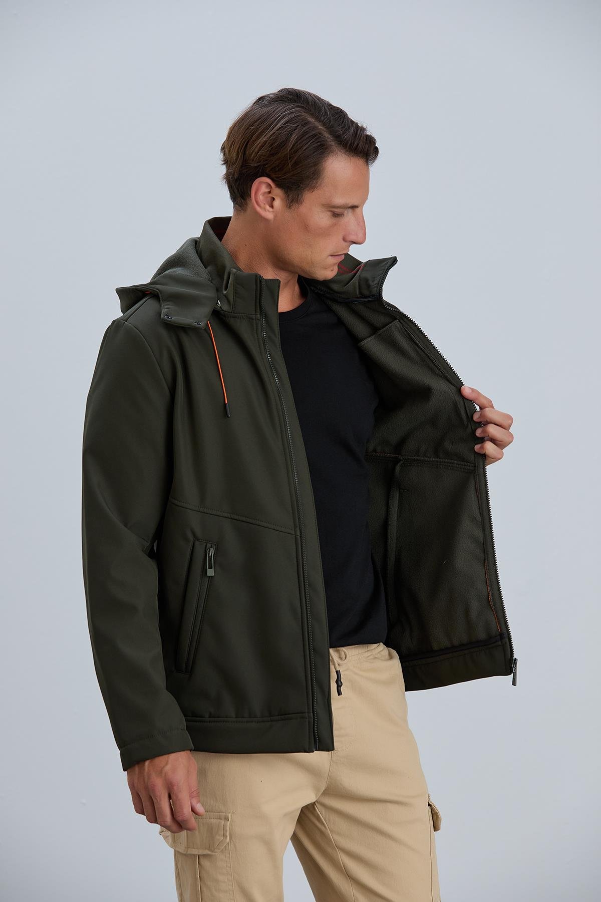 Çıkabilir Kapüşonlu Erkek Softshell Mont