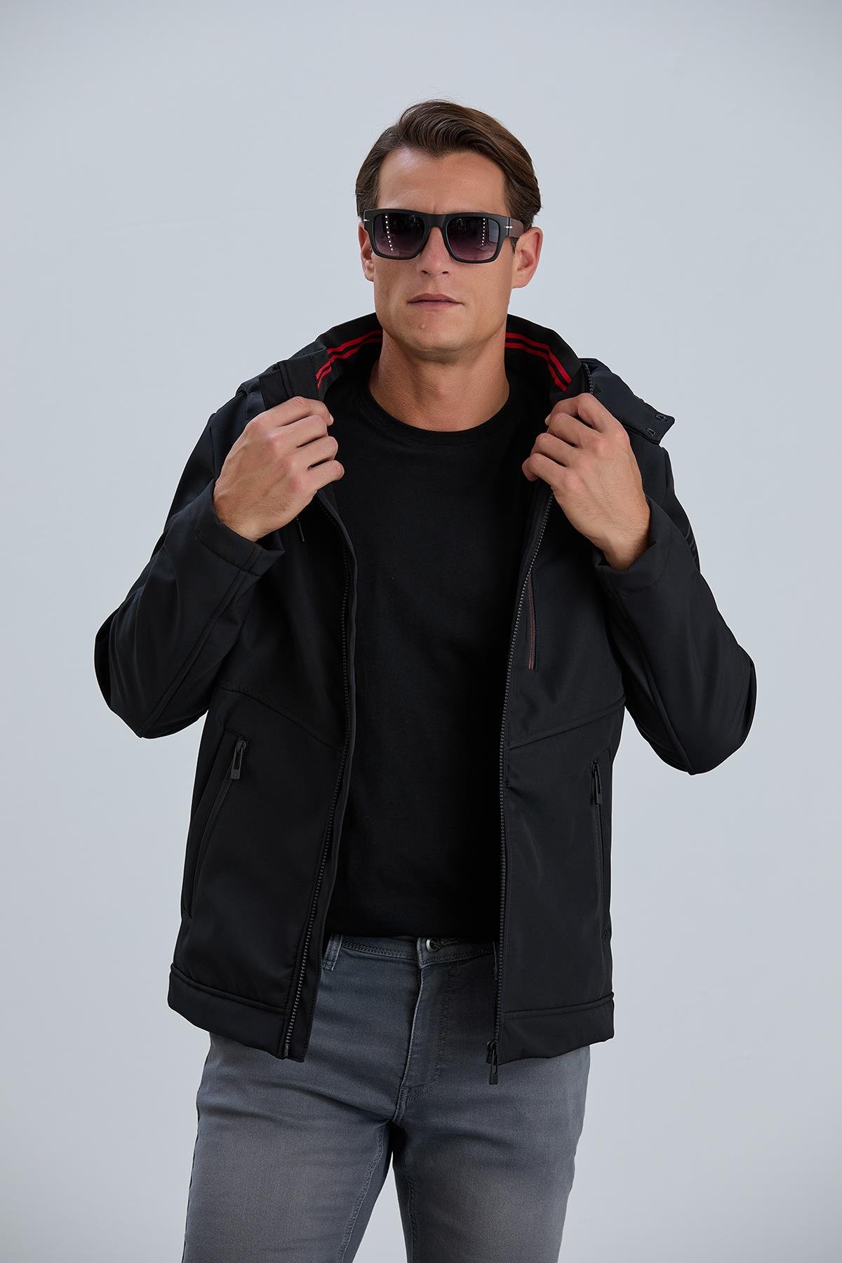 Çıkabilir Kapüşonlu Erkek Softshell Mont