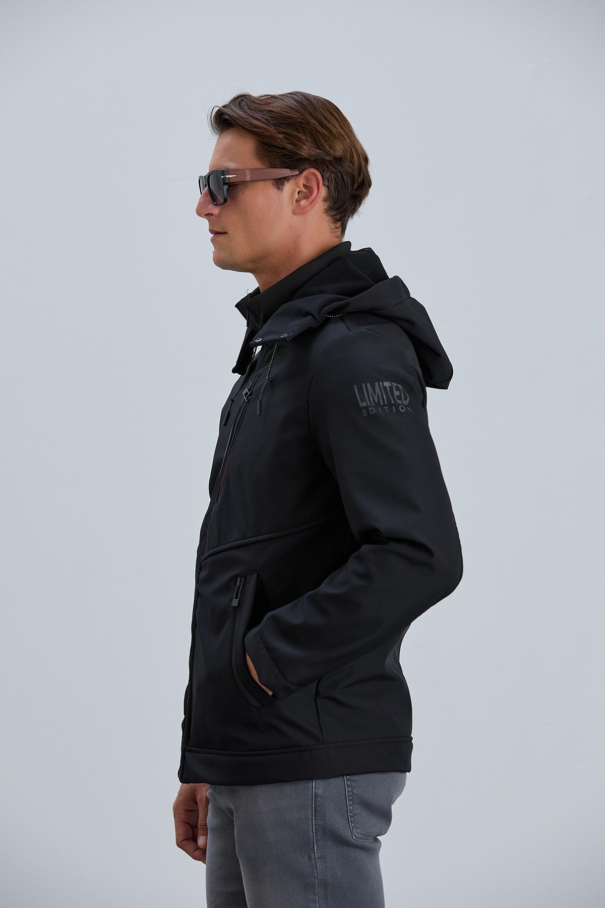 Çıkabilir Kapüşonlu Erkek Softshell Mont