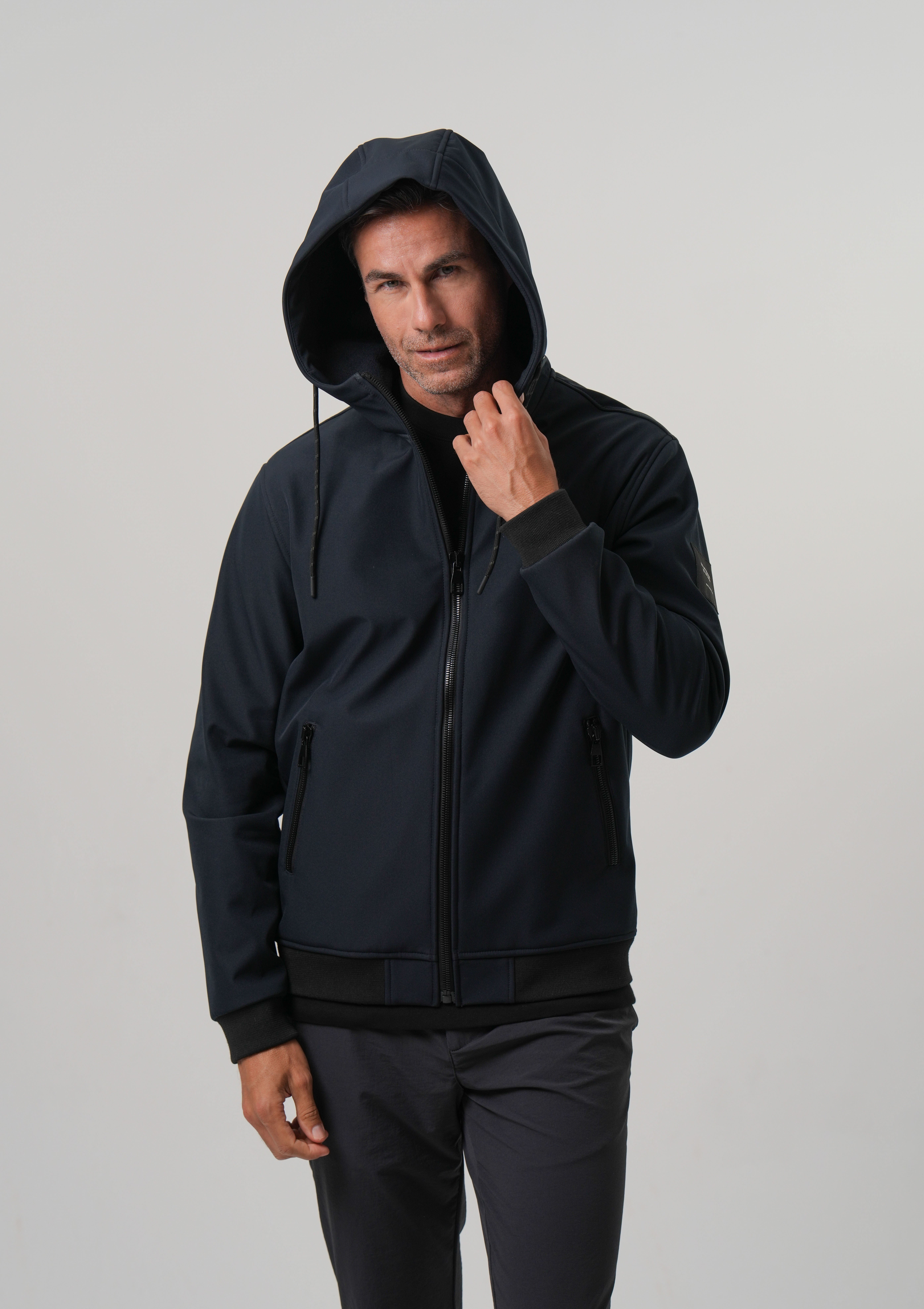 ERKEK MONT Kapüşonlu Softshell Ribanalı Mont